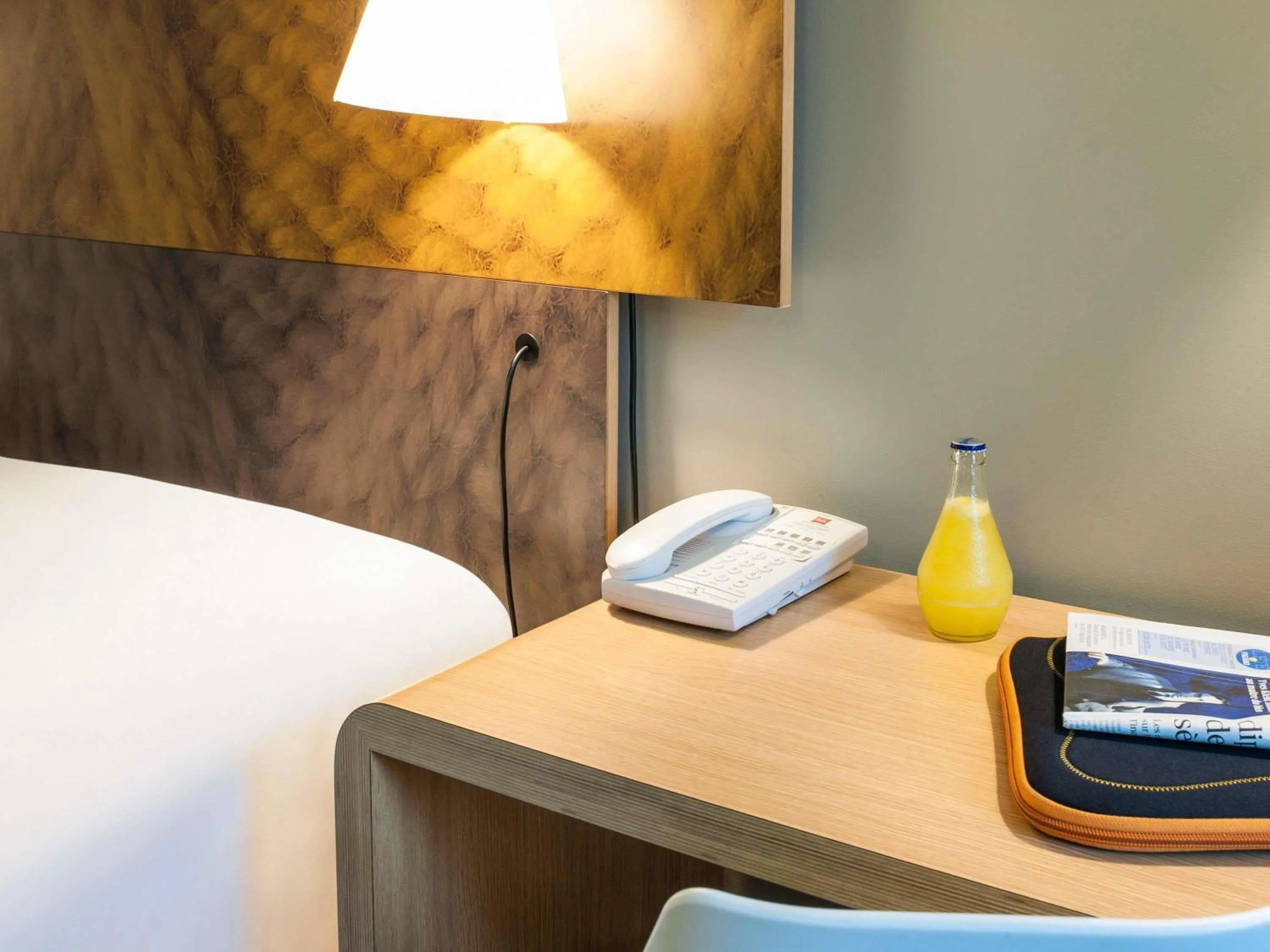 Bedroom, Bed in ibis Beaune Centre