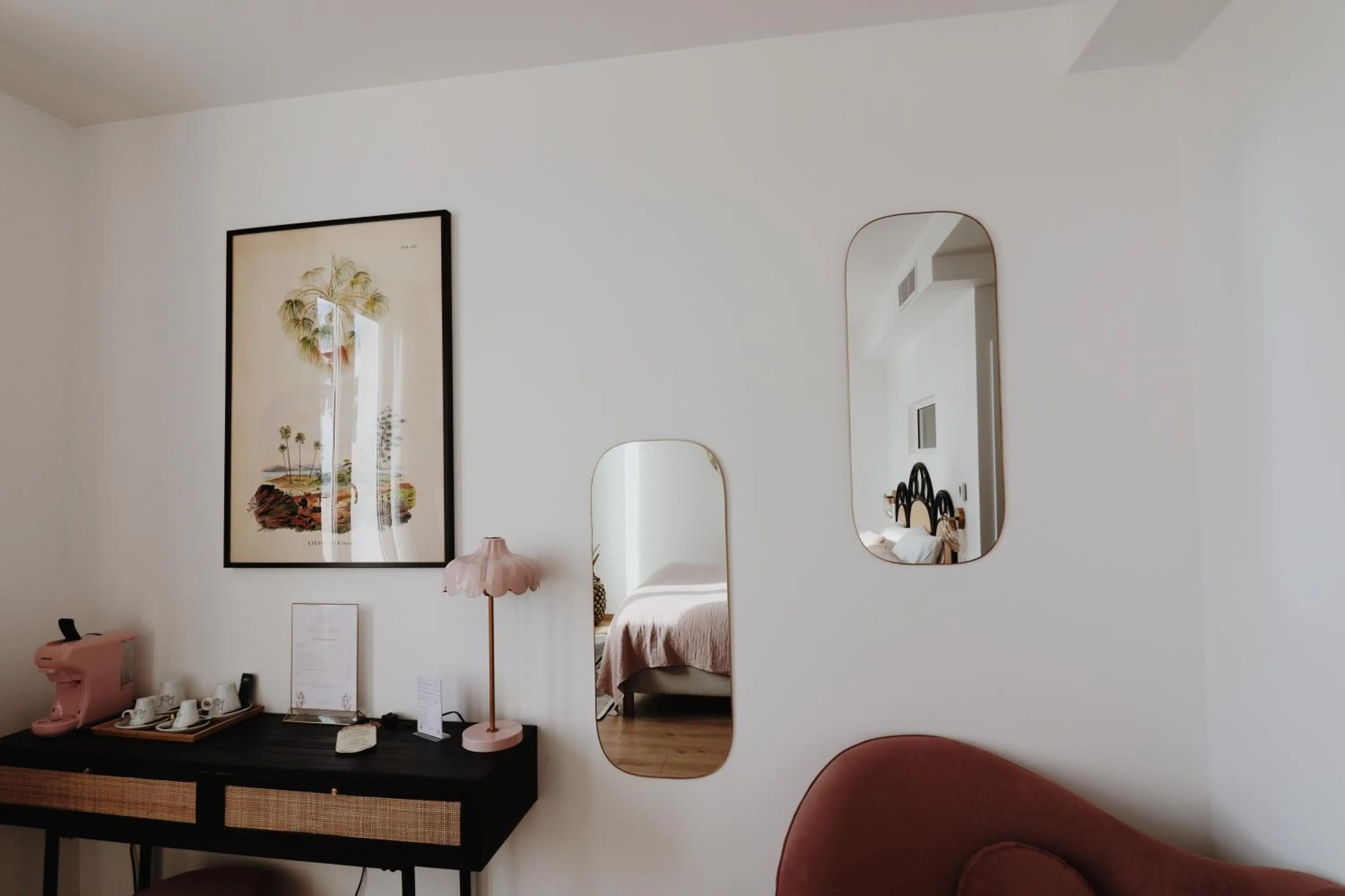 Decorative detail in Le Rose Thé