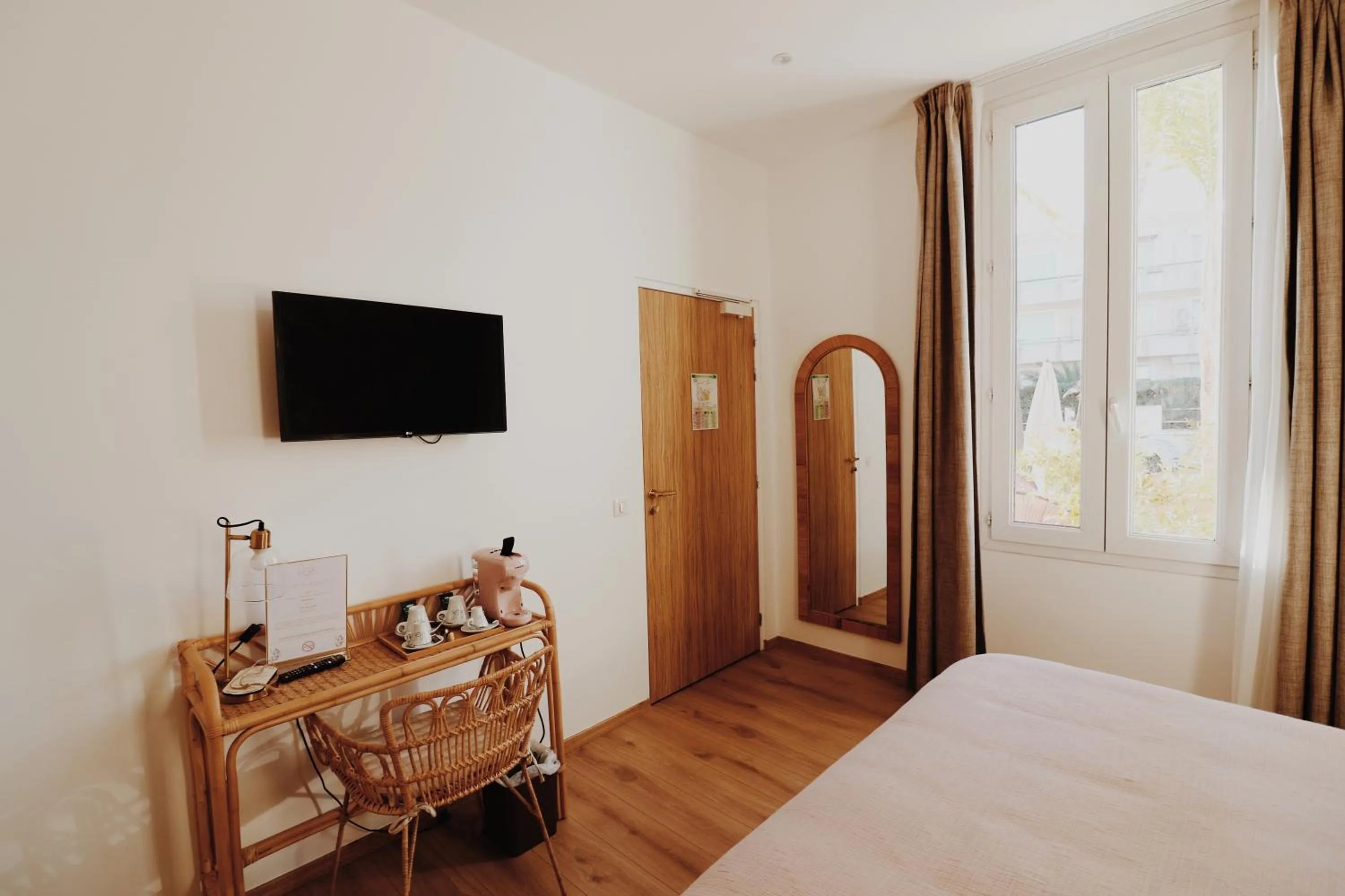 Bedroom, Bed in Le Rose Thé