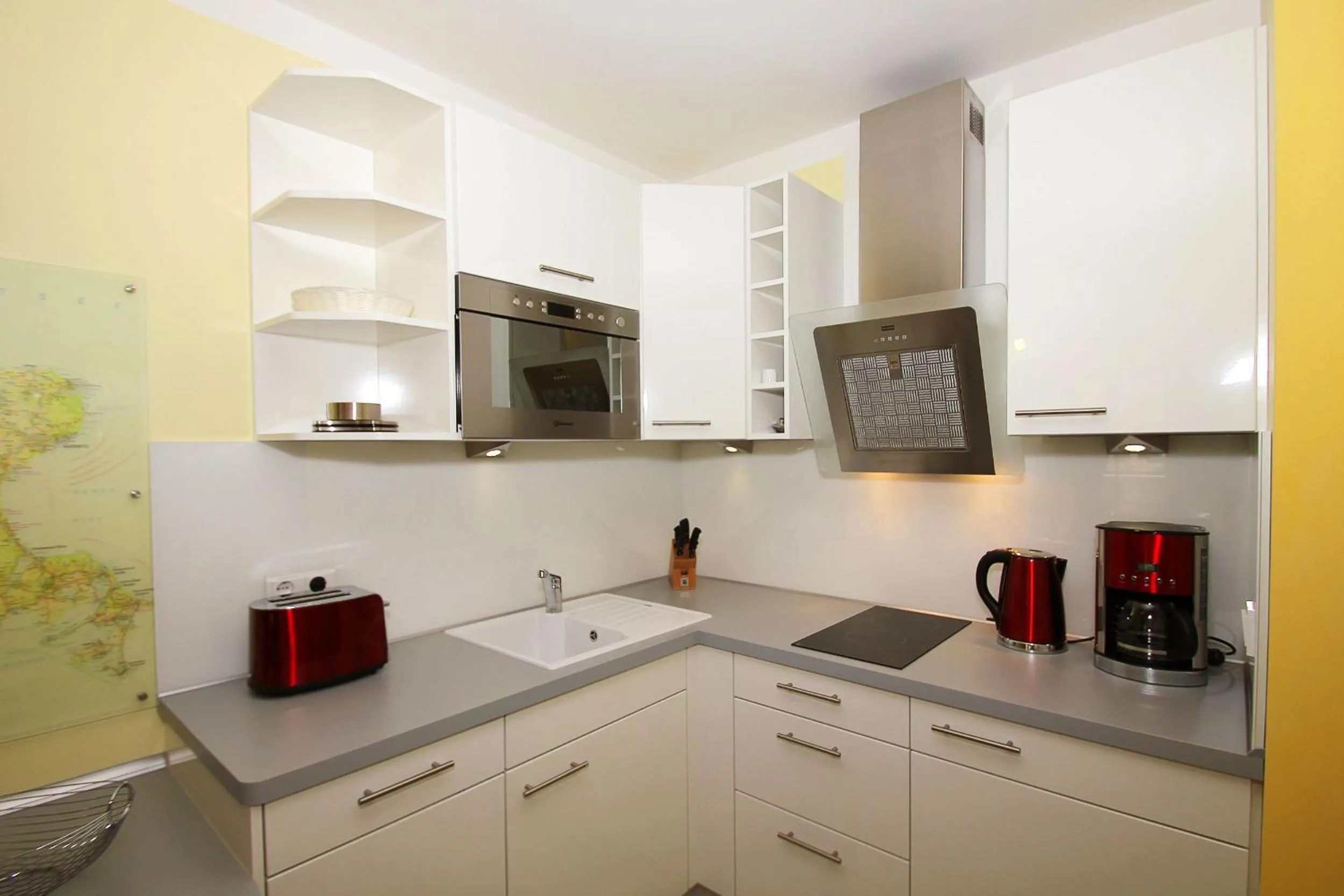 Kitchen or kitchenette in Strandresidenz Baabe Ferienwohnung 1-30 mit Sauna- und Schwimmbadnutzung im Haus