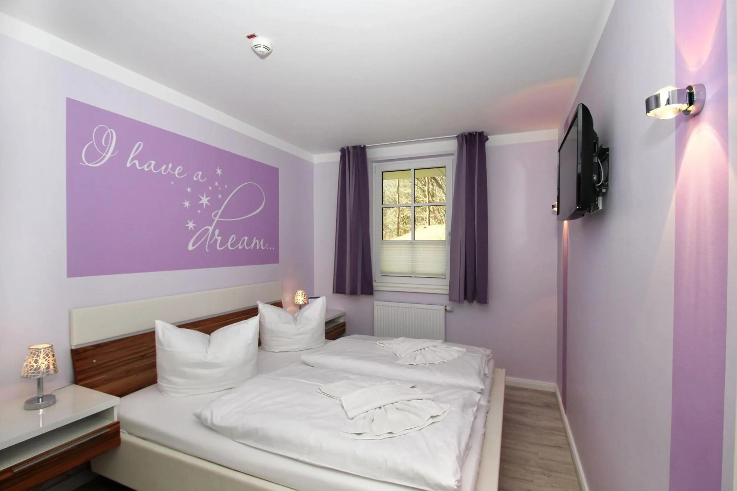 Bedroom, Bed in Strandresidenz Baabe Ferienwohnung 1-30 mit Sauna- und Schwimmbadnutzung im Haus