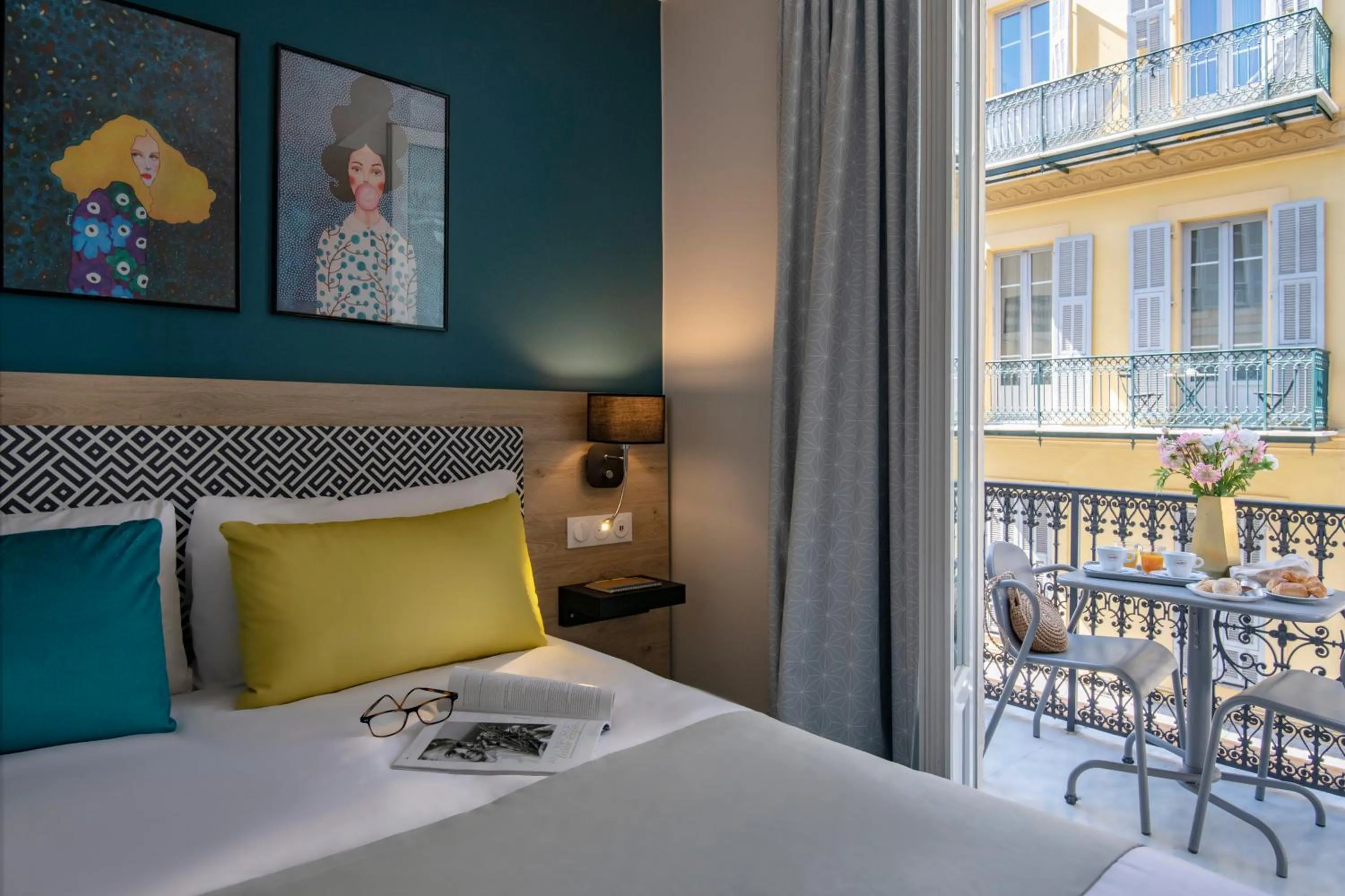 Bedroom, Bed in Bristol Nice