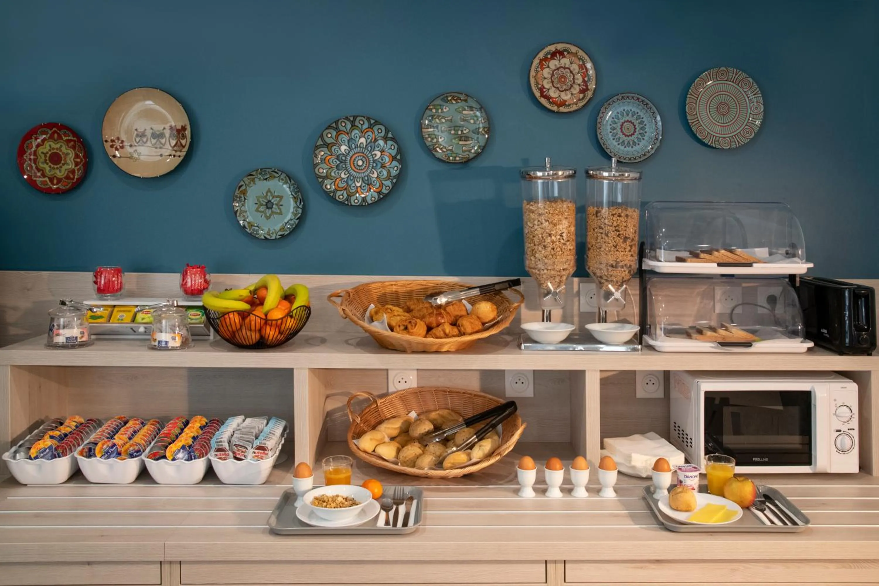 Continental breakfast in Bristol Nice