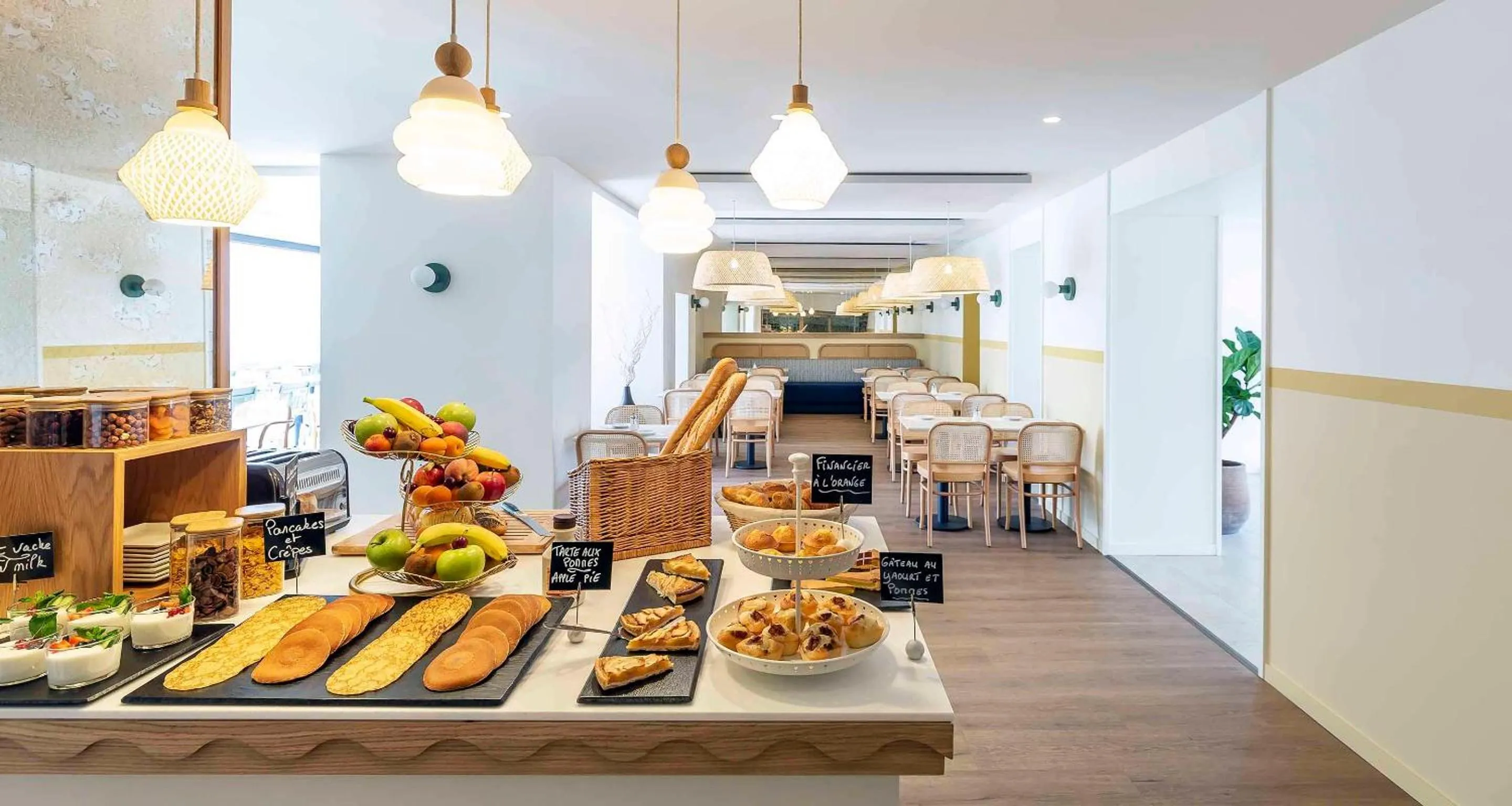 Restaurant/places to eat in Hôtel Kemaris