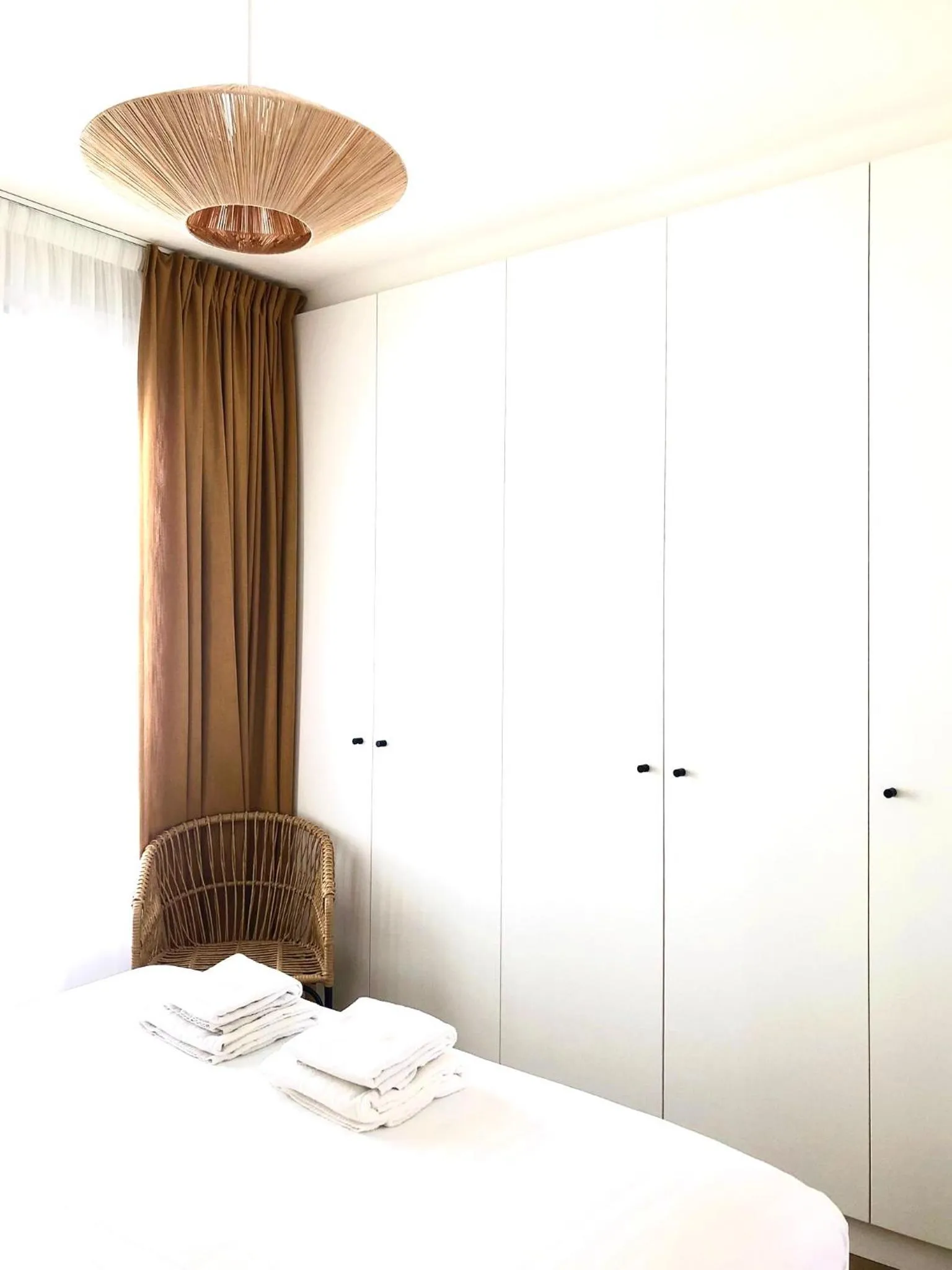 wardrobe, Bed in Hôtel Kemaris