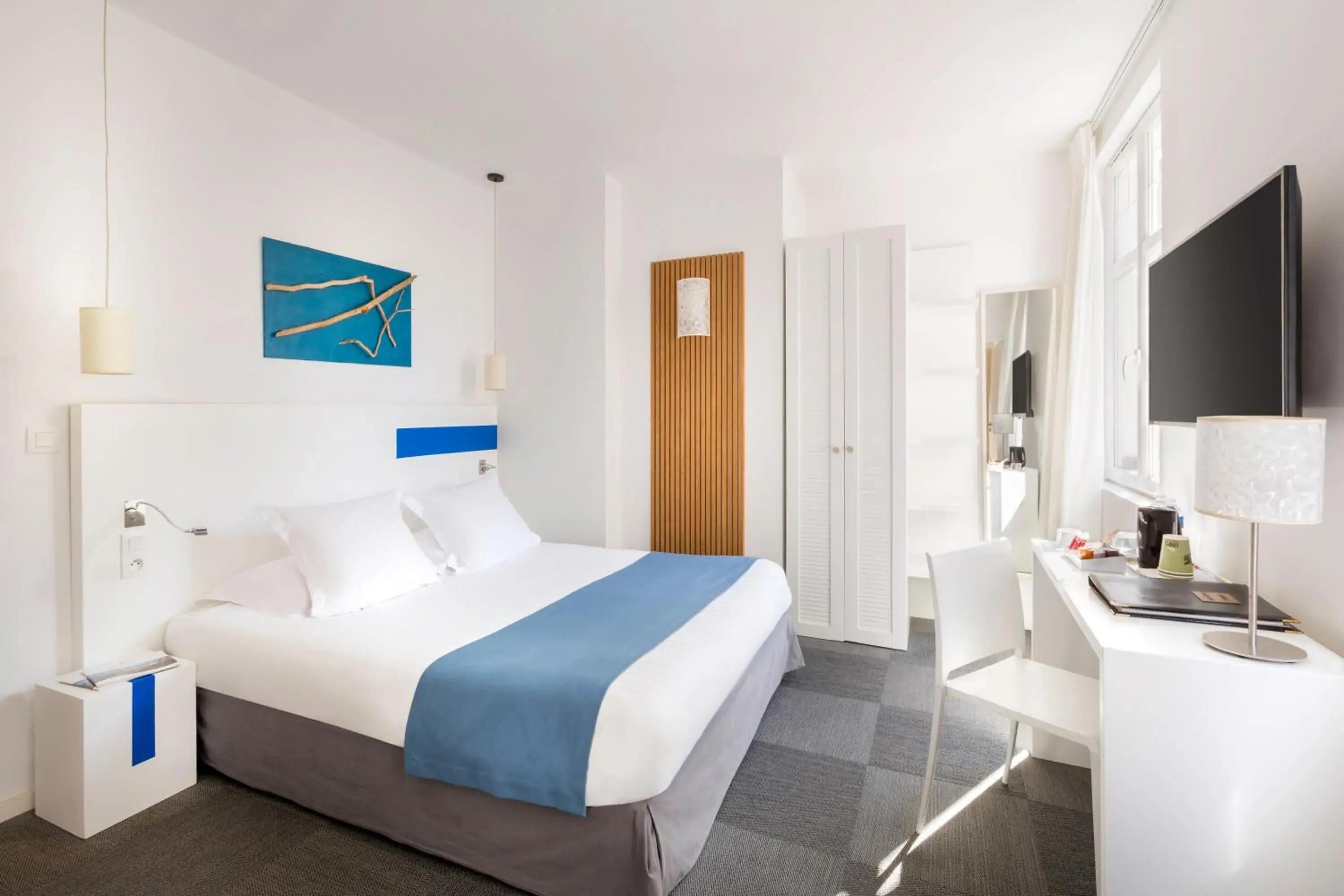 Bedroom, Bed in Hôtel Kemaris Bedroom, Bed in Hôtel Kemaris