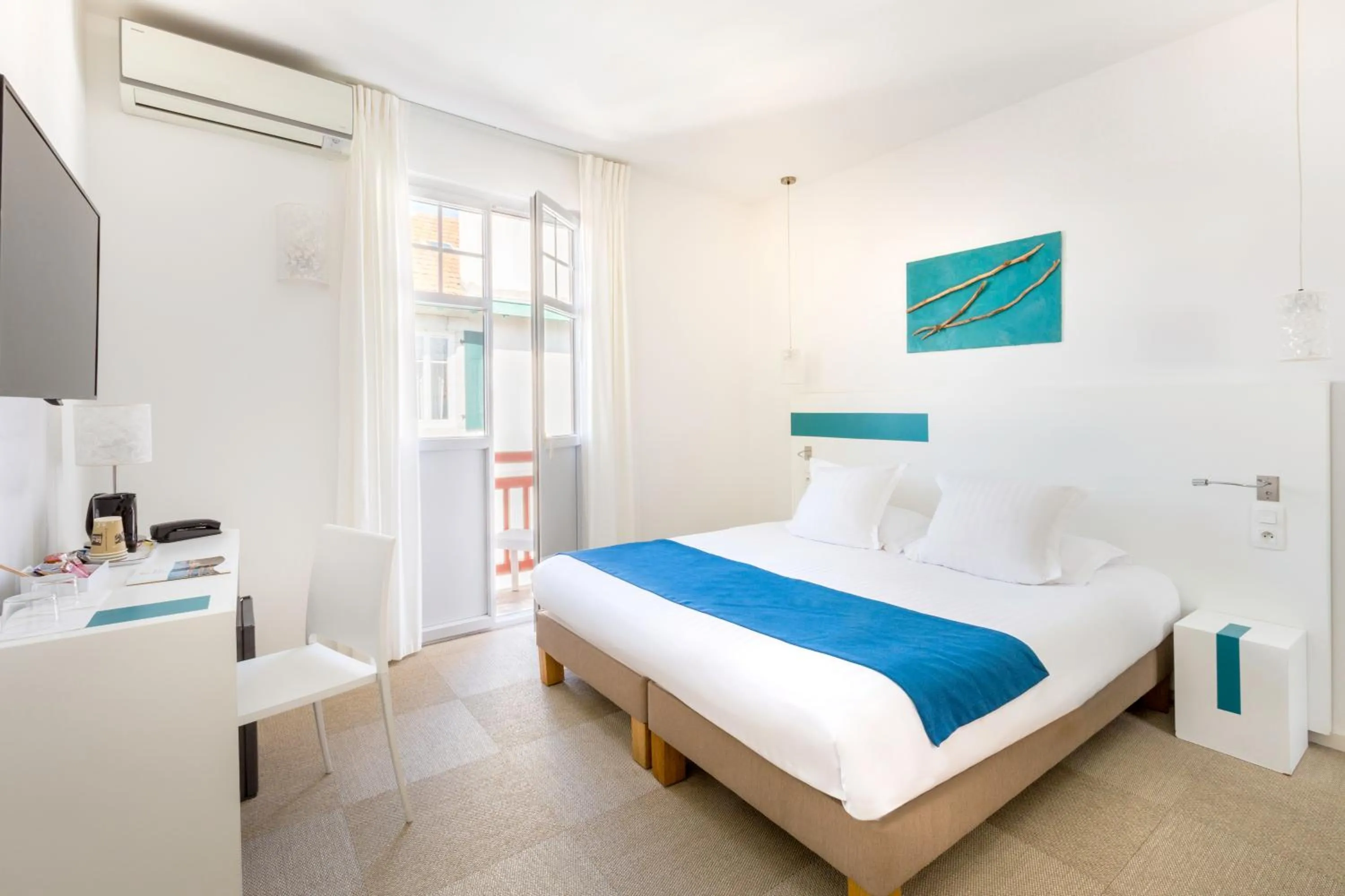 Bedroom, Bed in Hôtel Kemaris