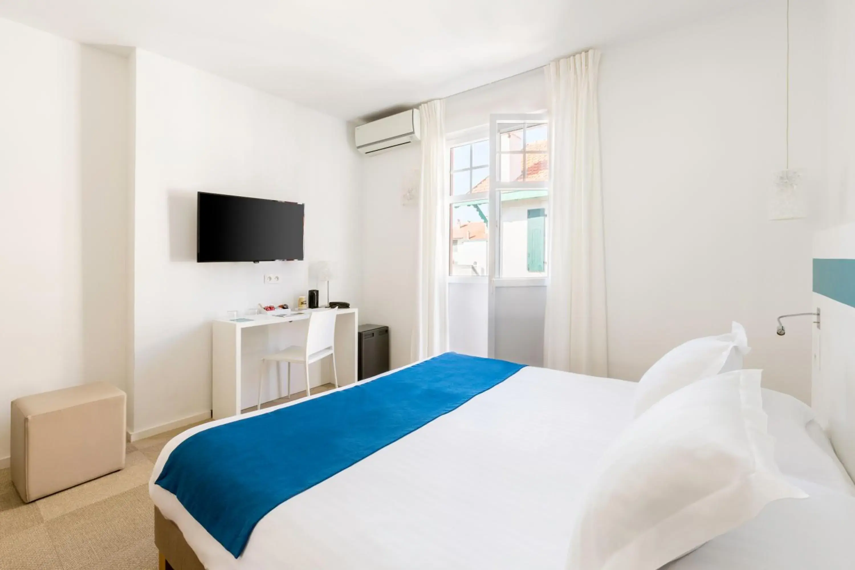 Bedroom, Bed in Hôtel Kemaris Bedroom, Bed in Hôtel Kemaris