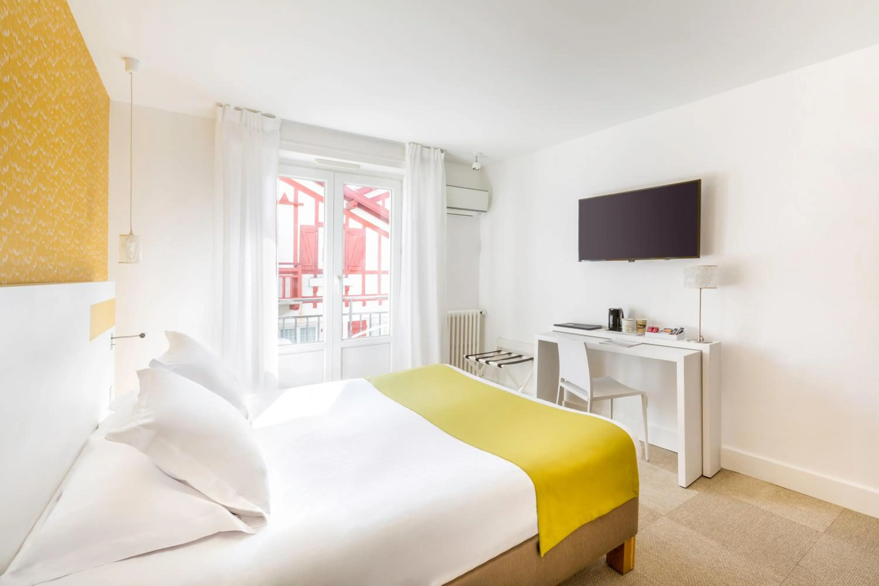 Bedroom, Bed in Hôtel Kemaris