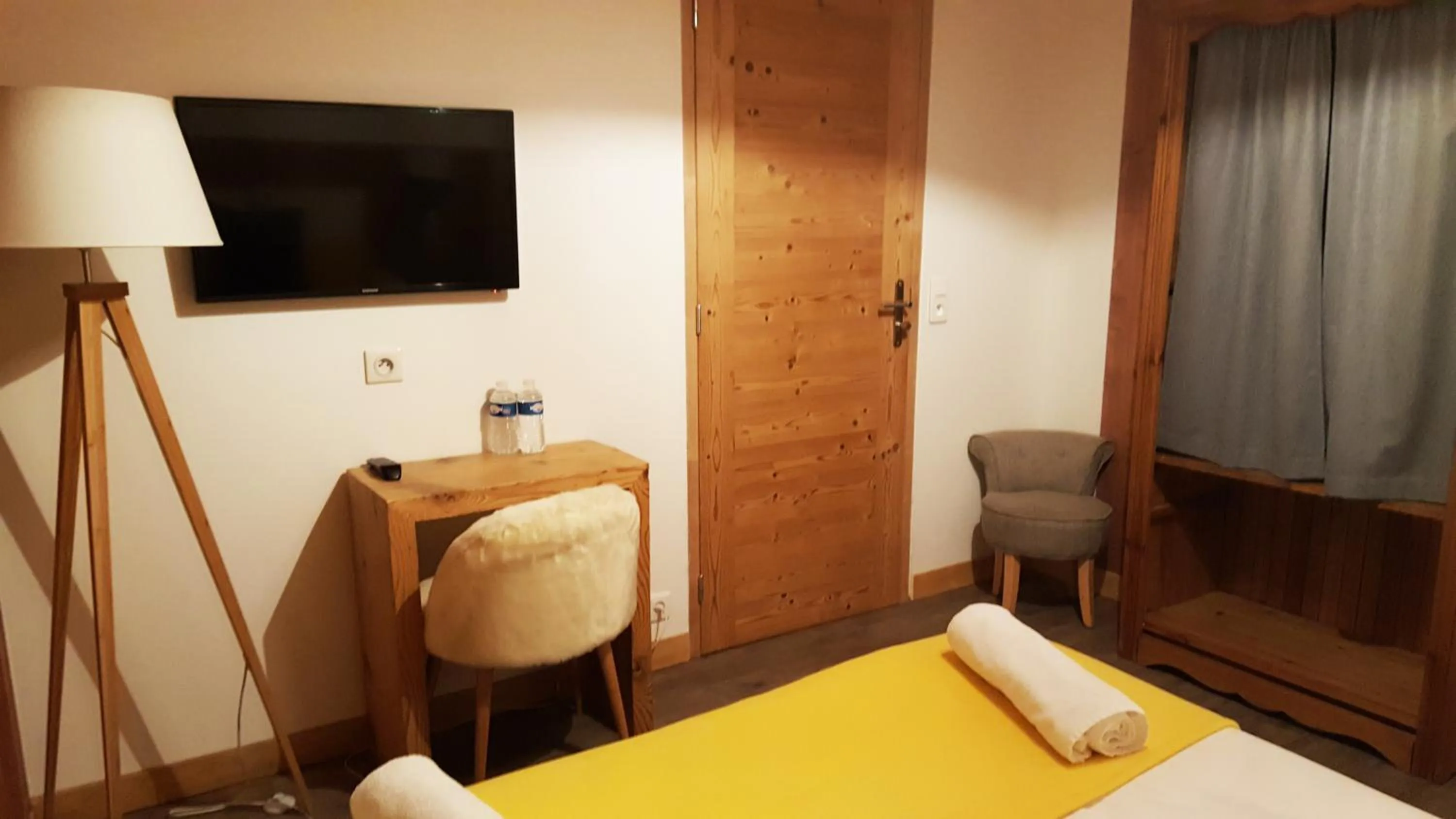 Bedroom, Bed in Hotel Du Clocher