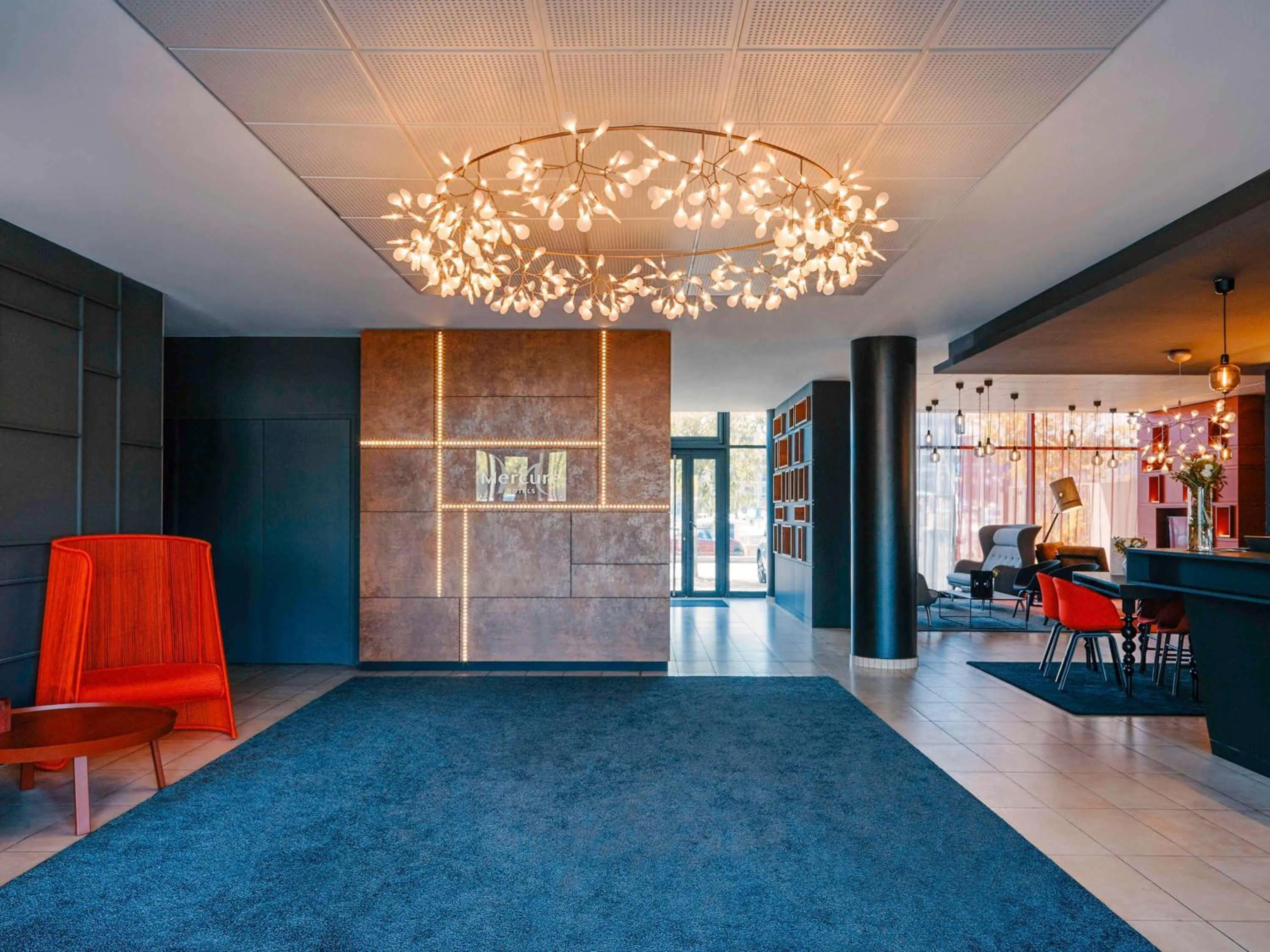 Property building in Hôtel Mercure Toulon La Seyne-Sur-Mer