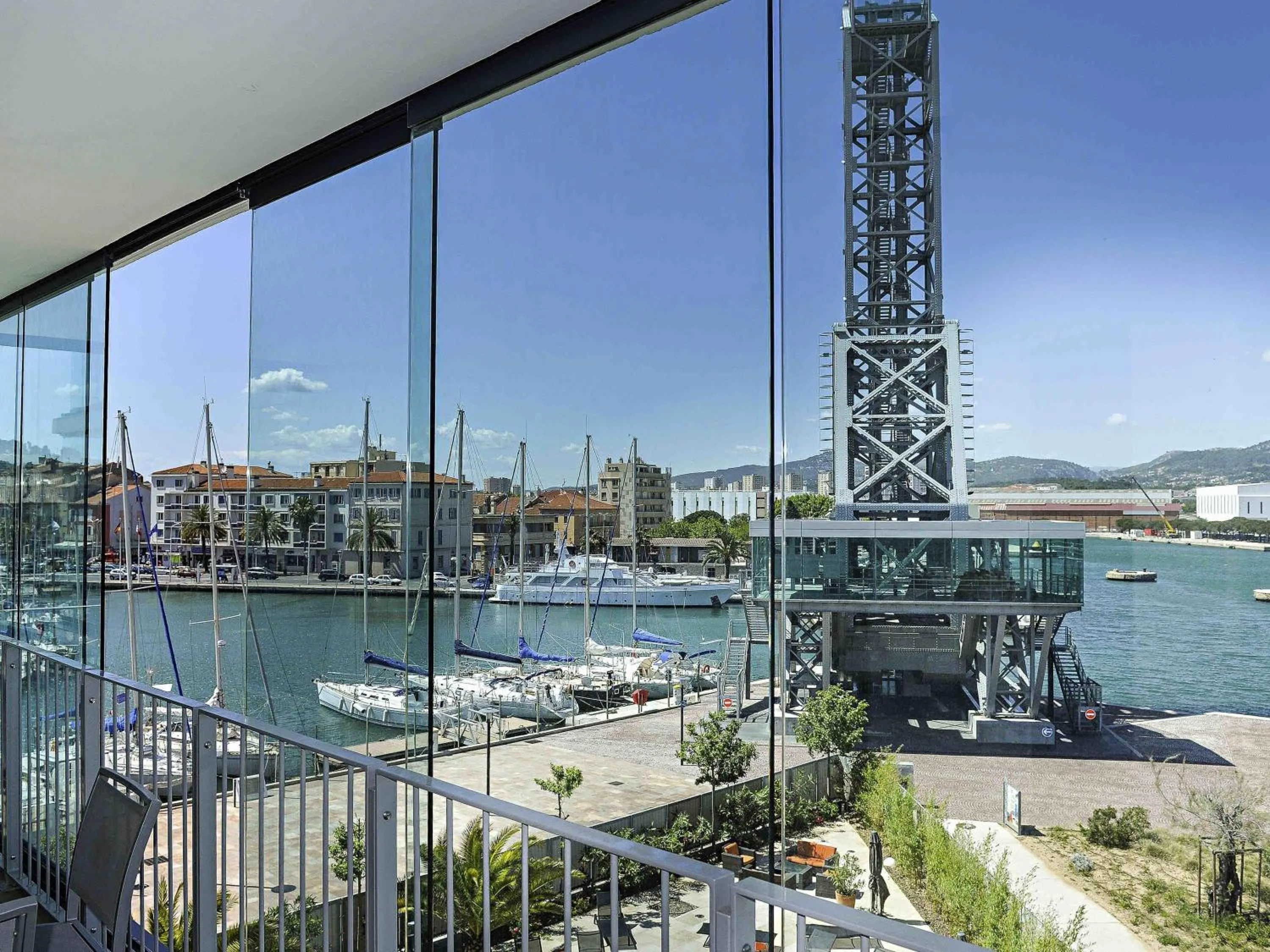 Bedroom in Hôtel Mercure Toulon La Seyne-Sur-Mer