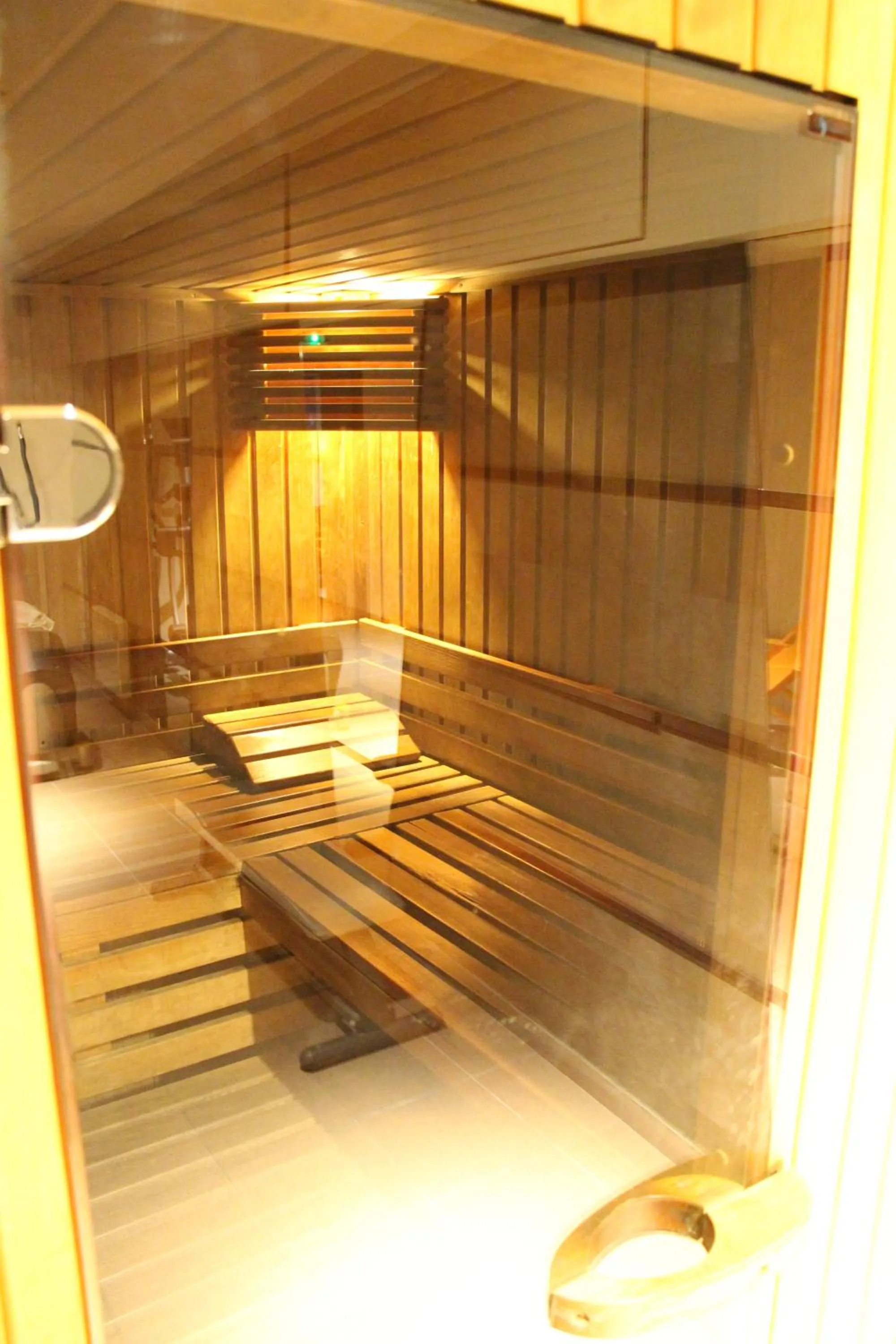 Massage in Kyriad Restaurant Centre SPA Vichy