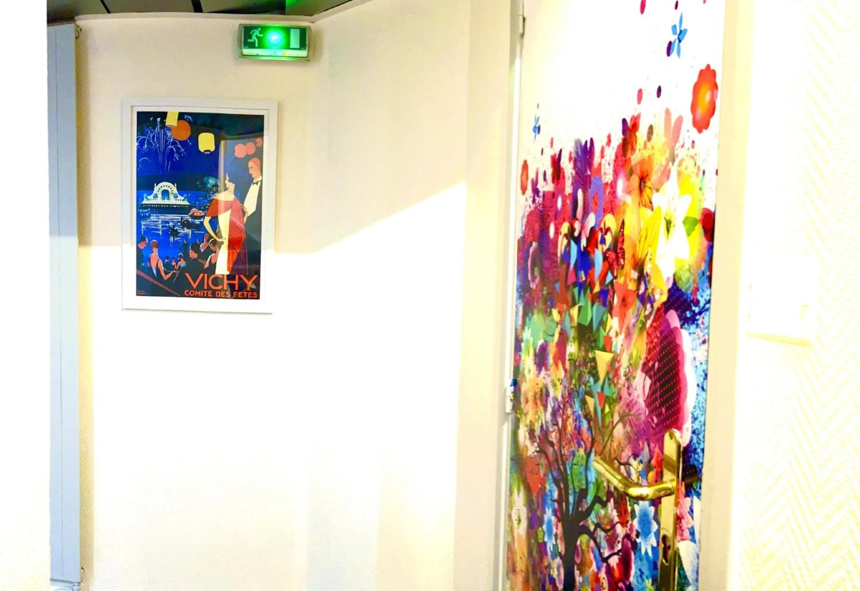 Property building in Kyriad Restaurant Centre SPA Vichy