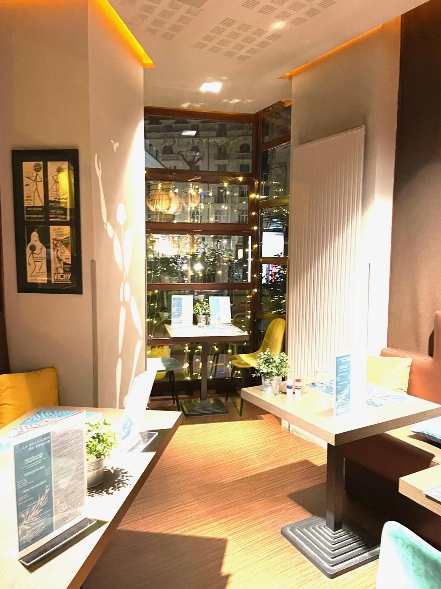 Restaurant/places to eat in Kyriad Restaurant Centre SPA Vichy