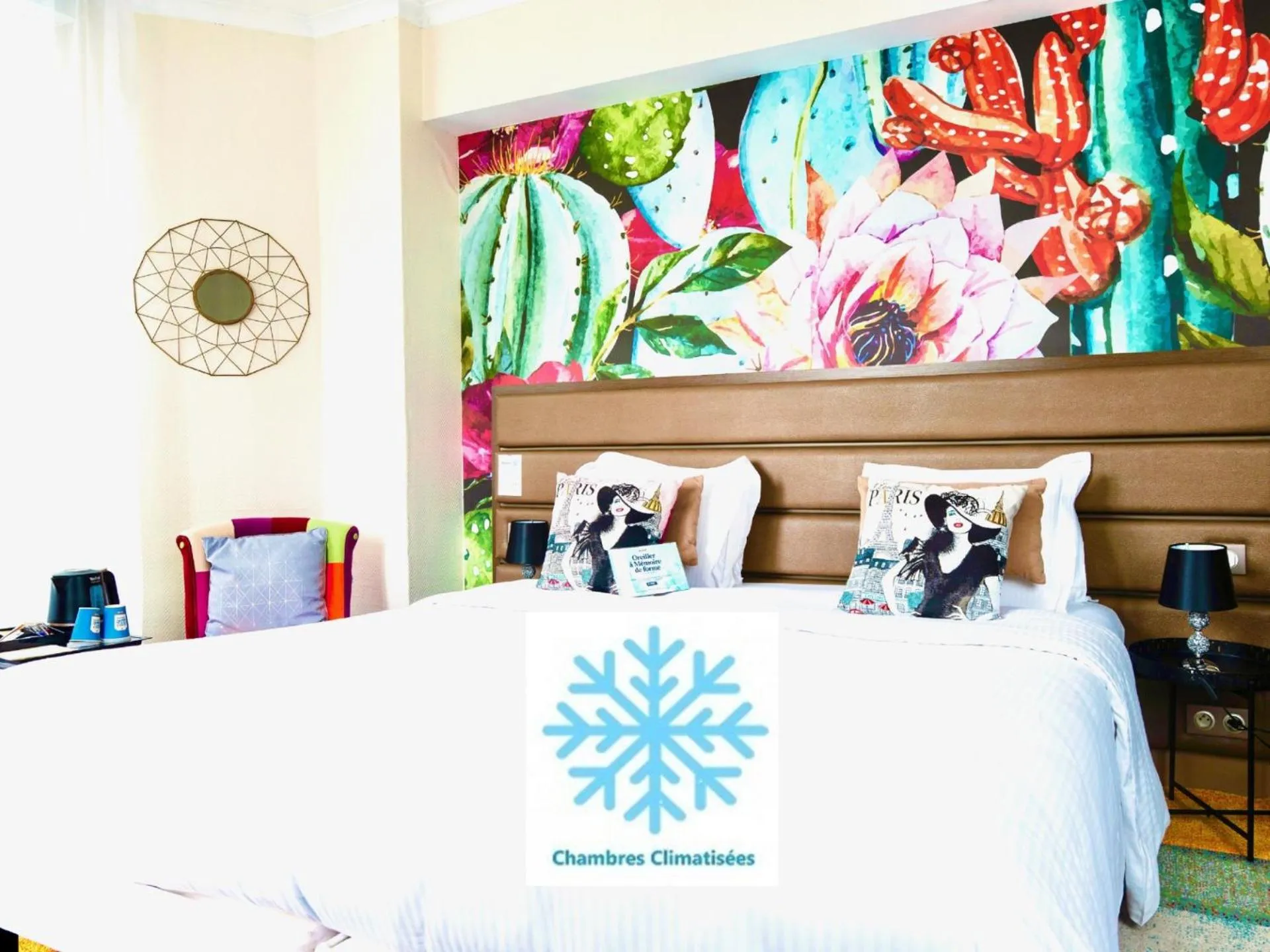 Bed in Kyriad Restaurant Centre SPA Vichy