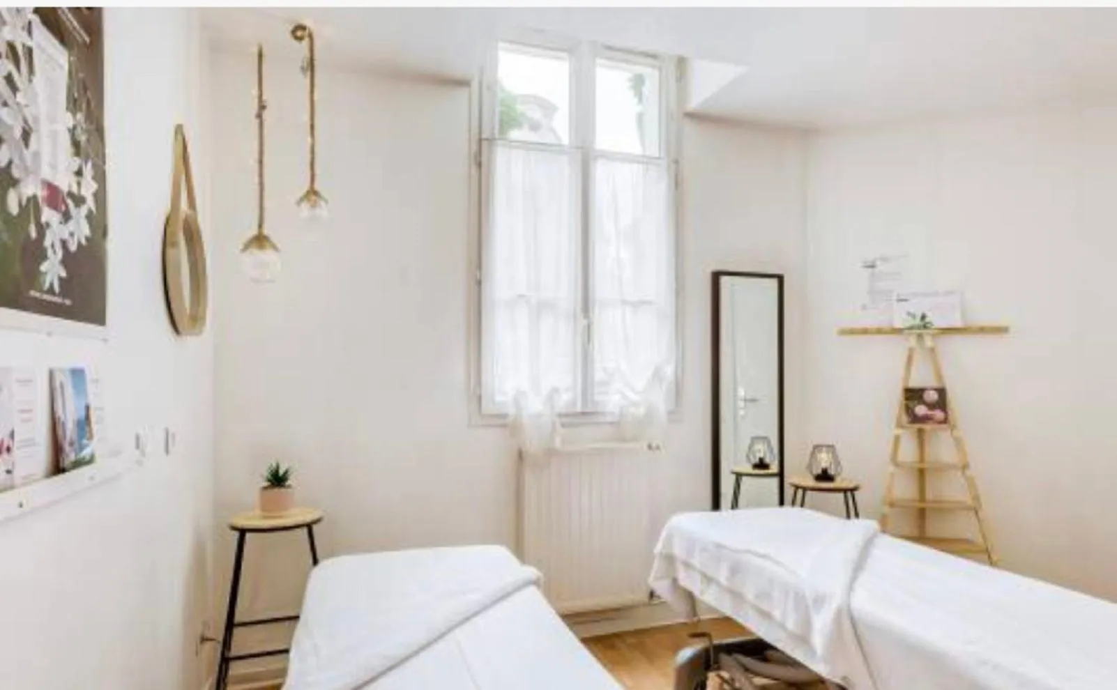 Massage, Bed in Kyriad Restaurant Centre SPA Vichy