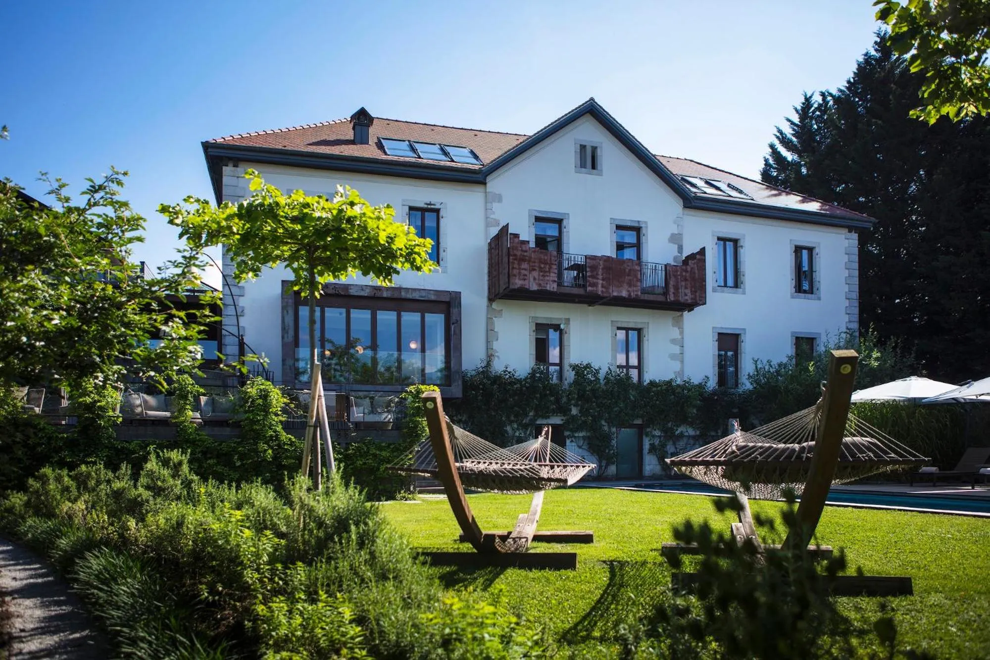 Property building in Le Clos Des Sens