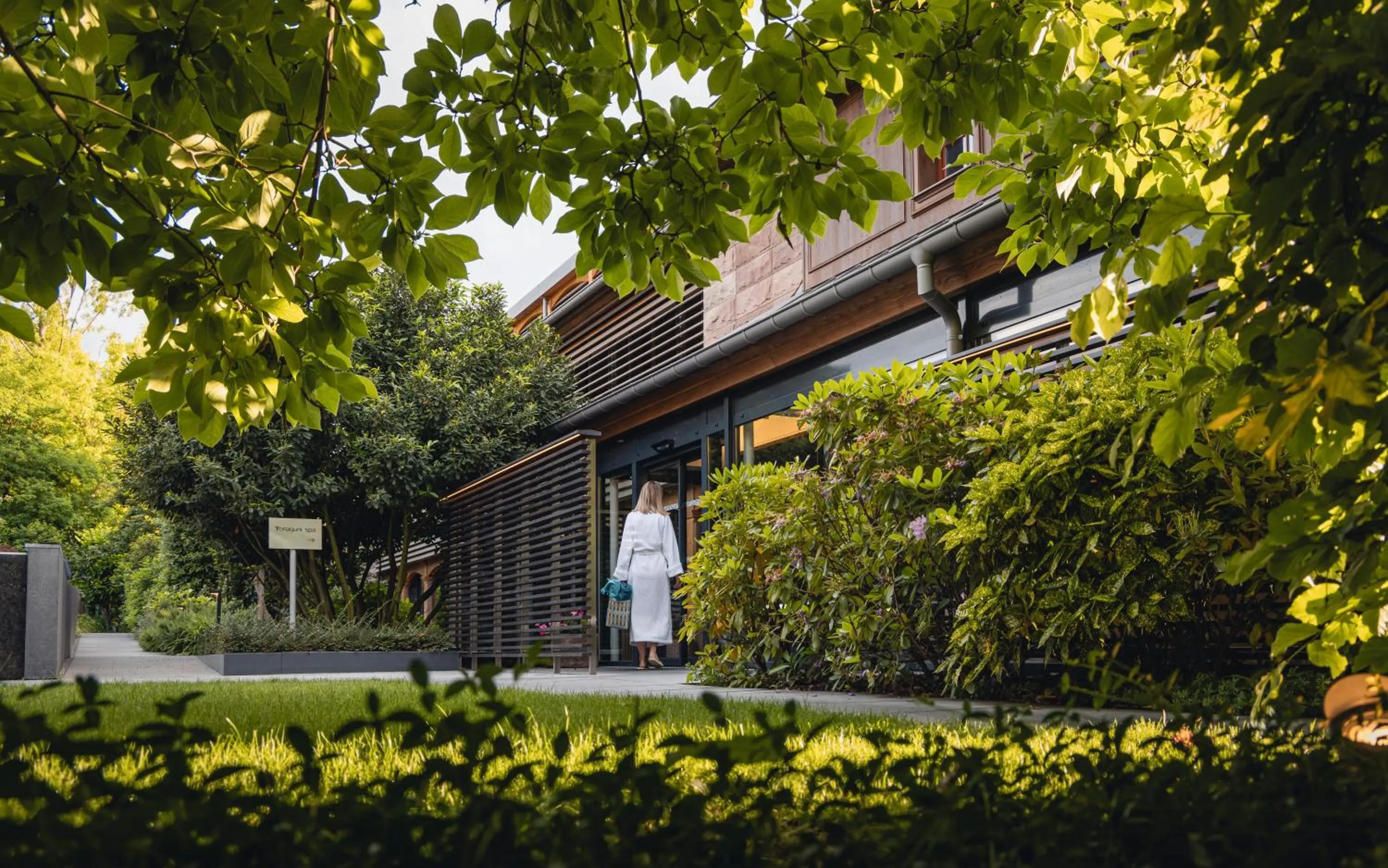 Garden in Le Parc Hôtel devient YONA