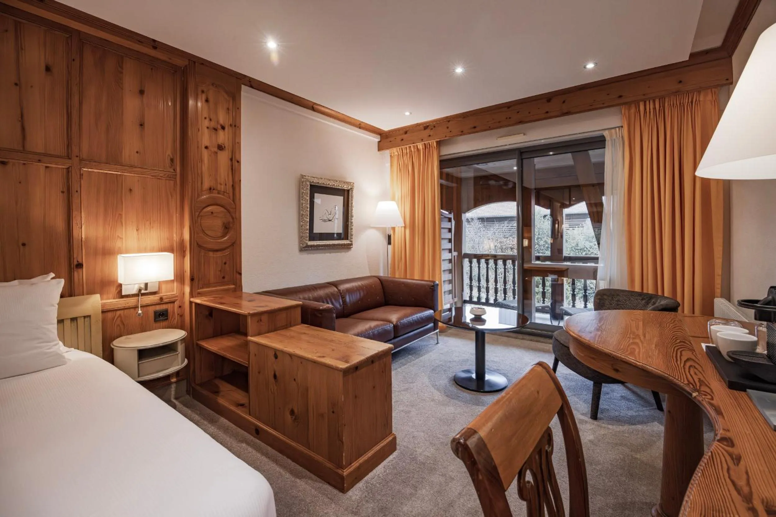 Bedroom, Bed in YONA ex Le Parc Hôtel