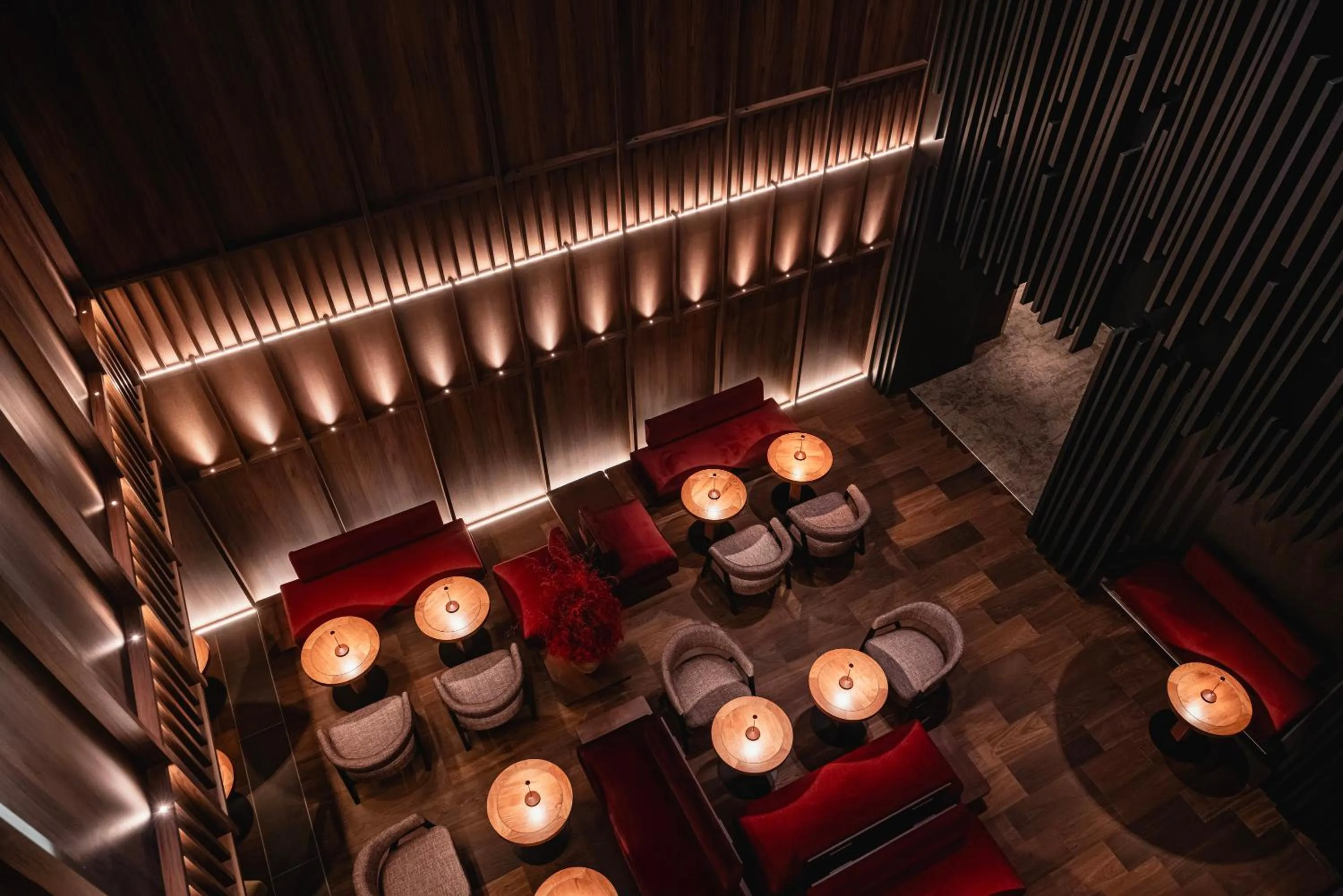 Lounge or bar in YONA ex Le Parc Hôtel