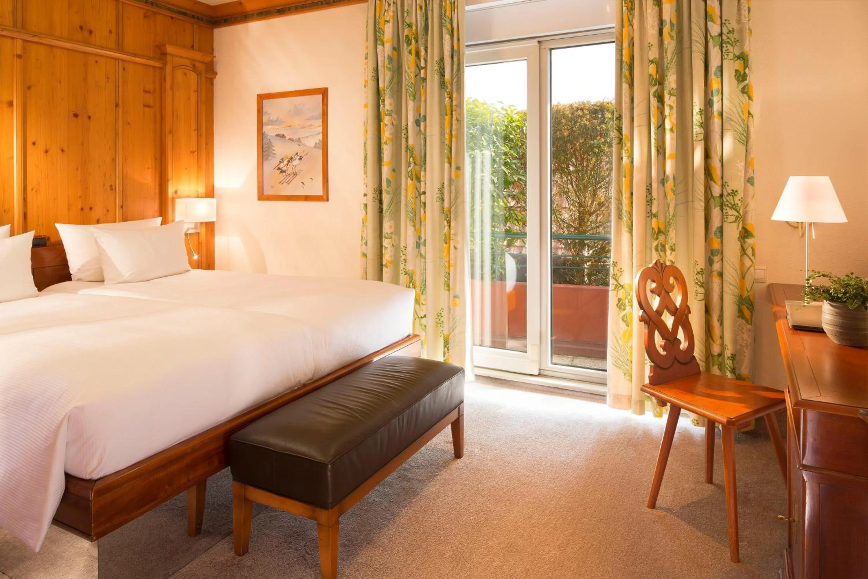 Photo of the whole room, Bed in Le Parc Hôtel devient YONA