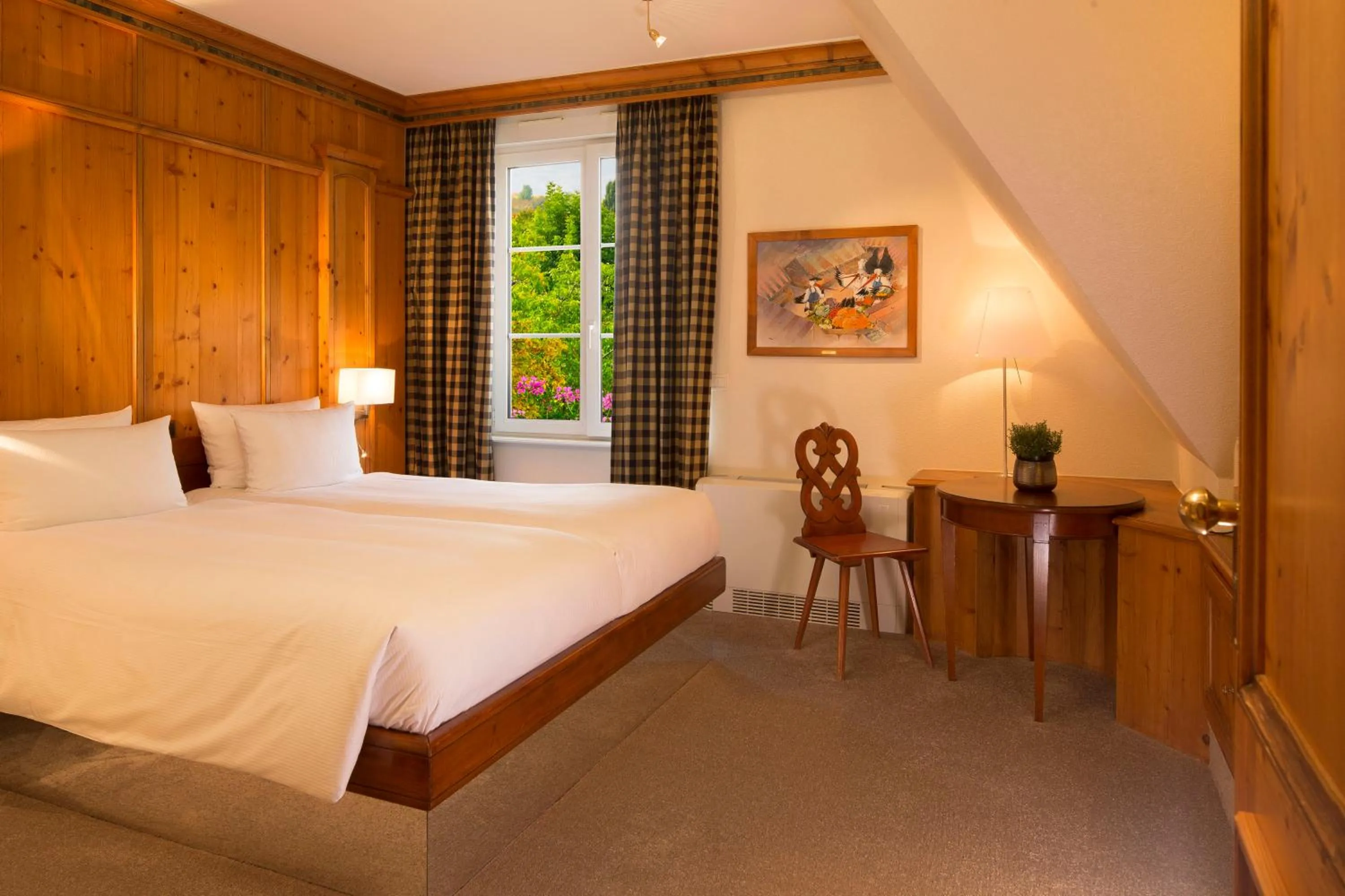 Photo of the whole room, Bed in Le Parc Hôtel devient YONA