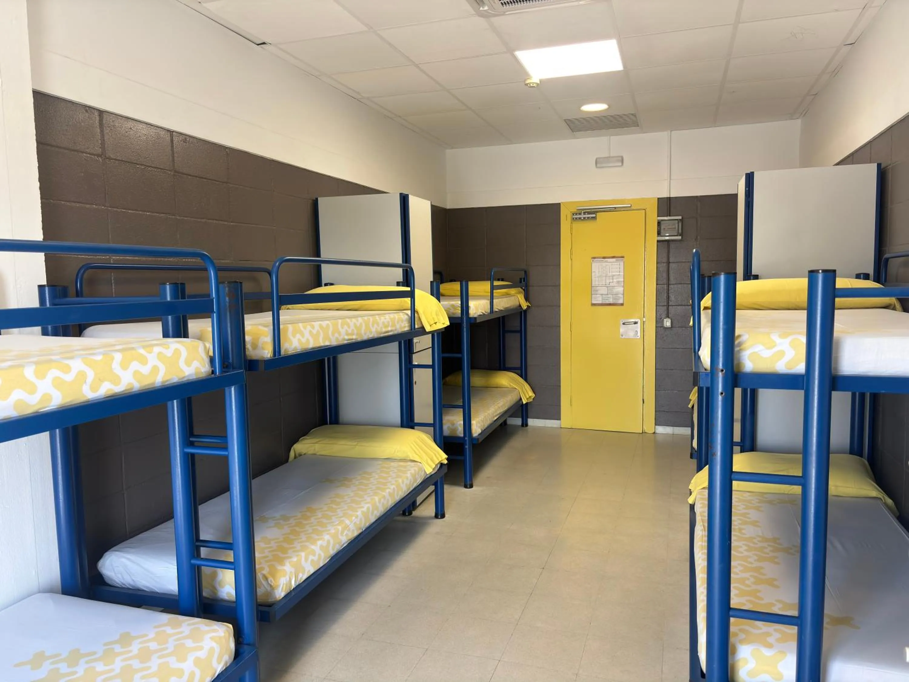 Photo of the whole room, Bed in Alberg Deltebre Xanascat