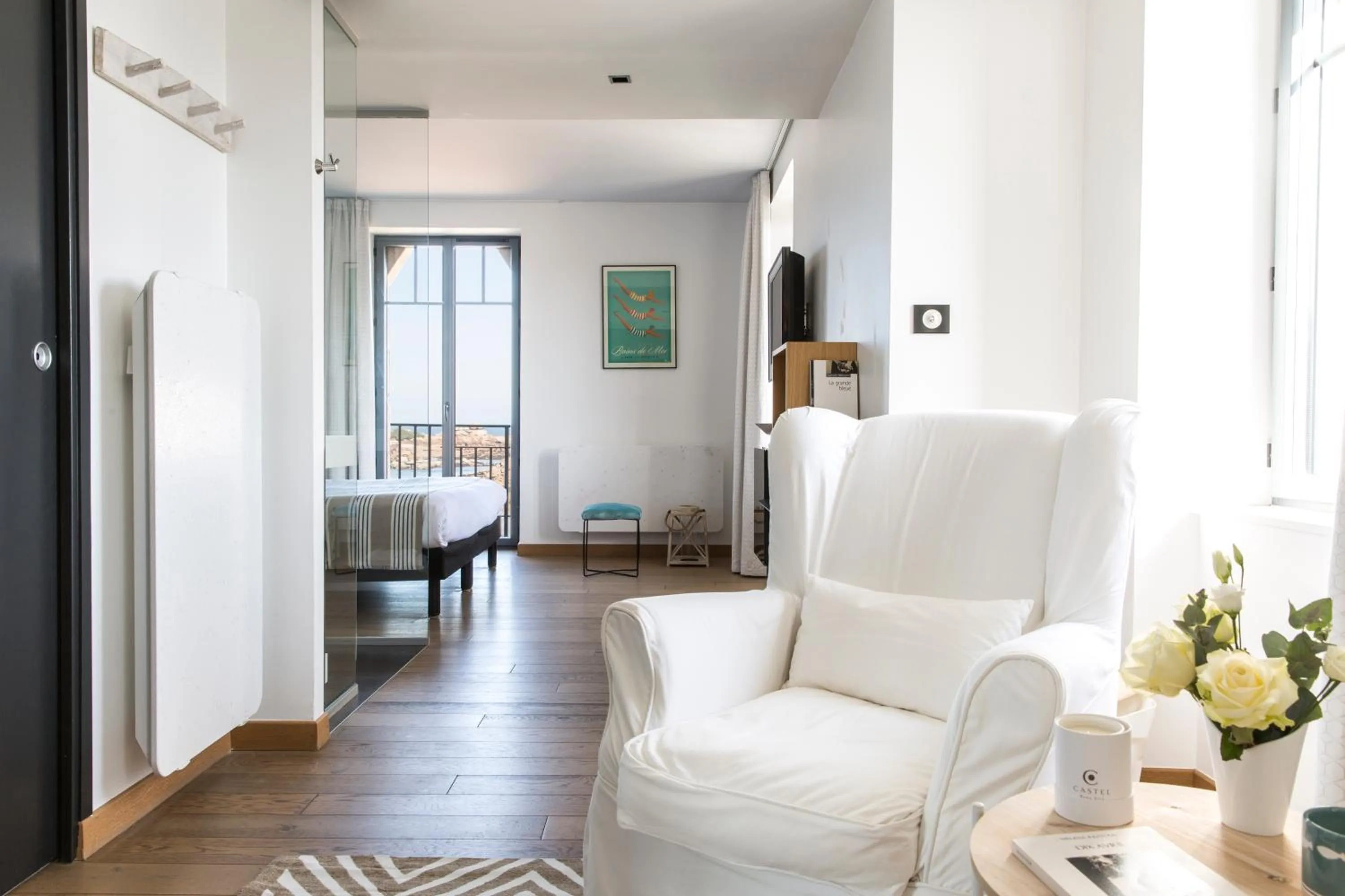 Photo of the whole room in Castel Beau Site