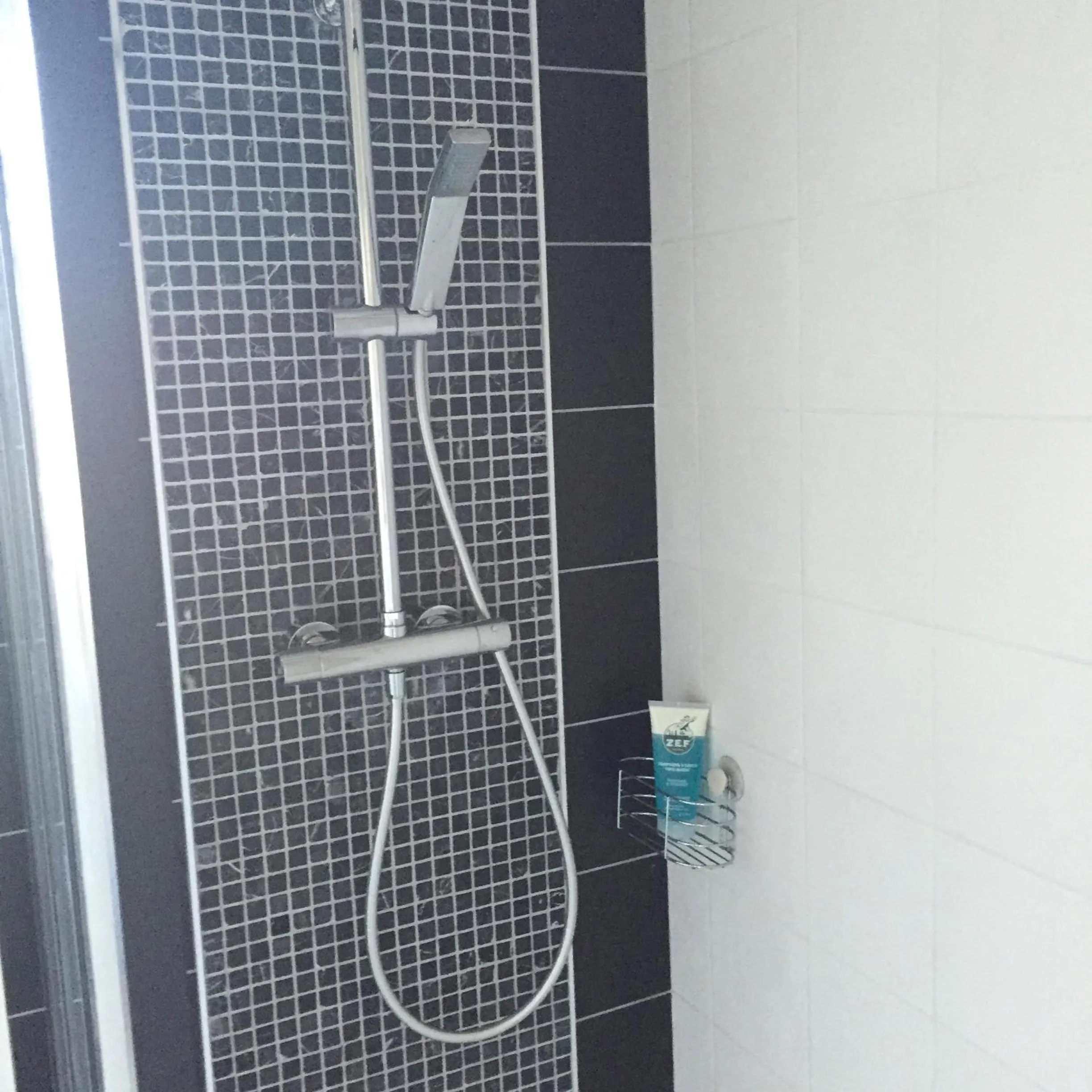 Shower in Appartement Design II - Port du Rosmeur -Douarnenez