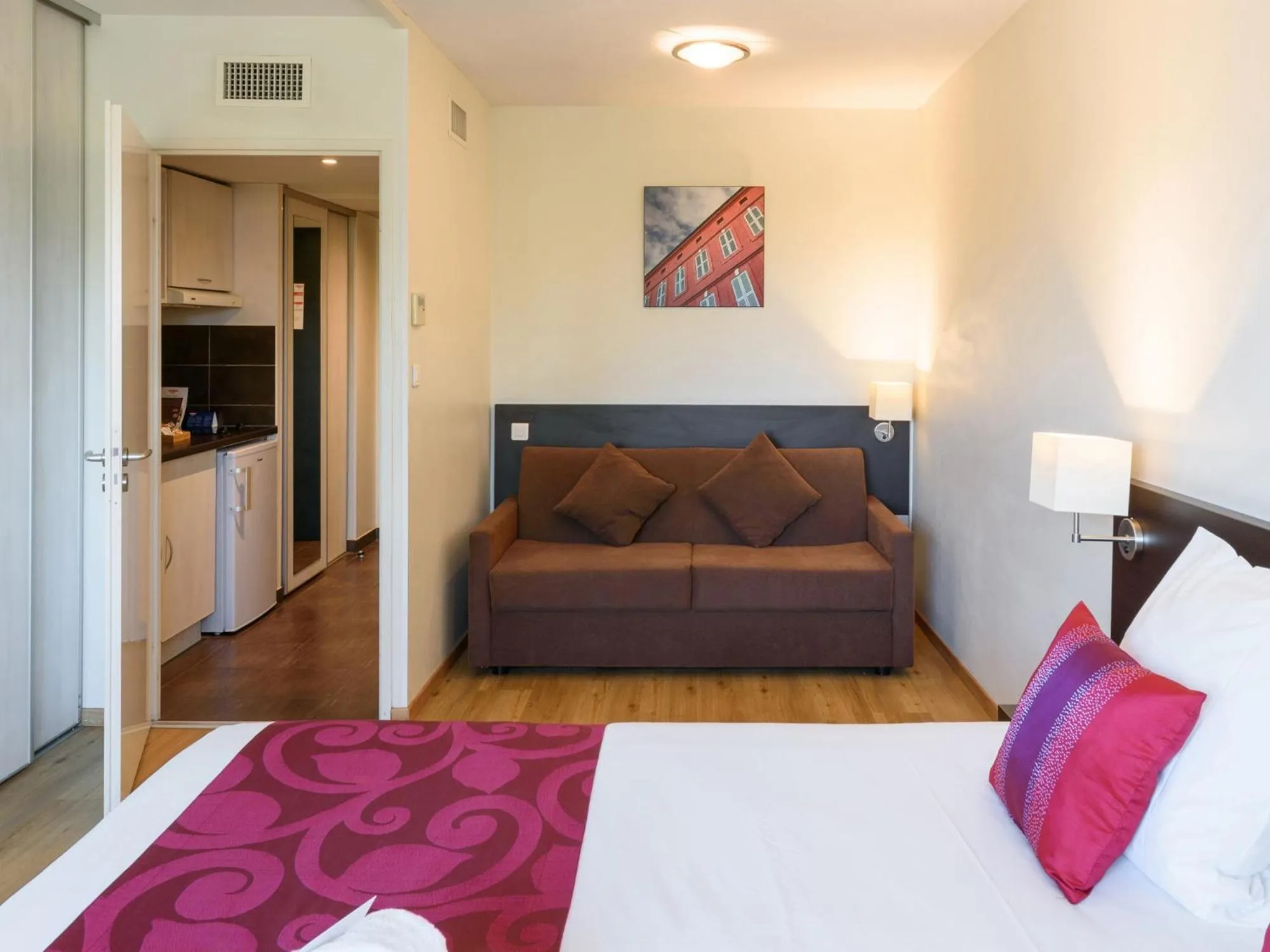 Bedroom, Bed in Residhome Toulouse Tolosa