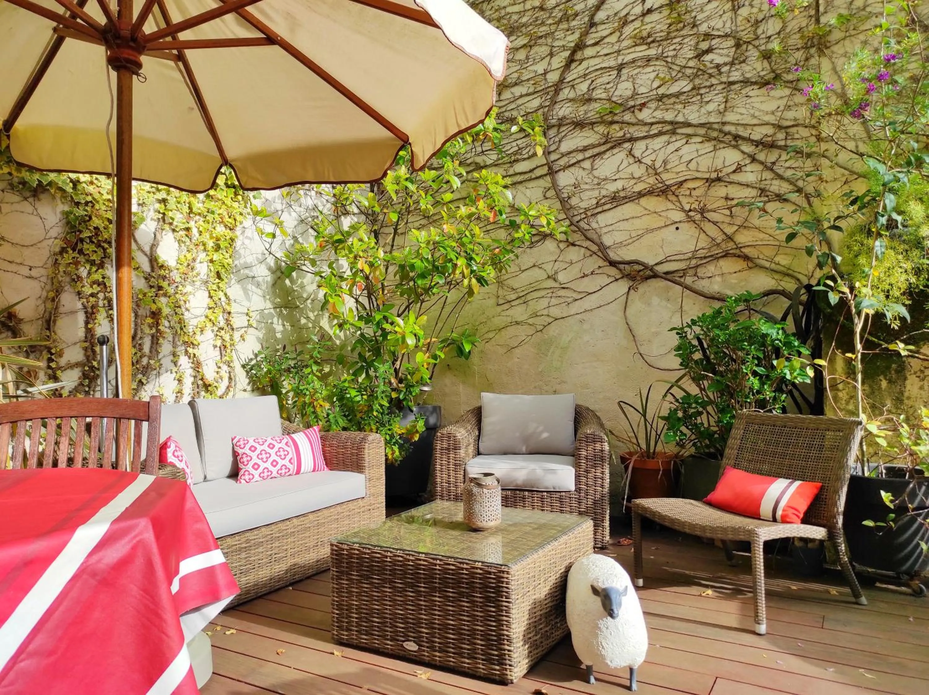 Patio in Hôtel La Marisa Grande Plage