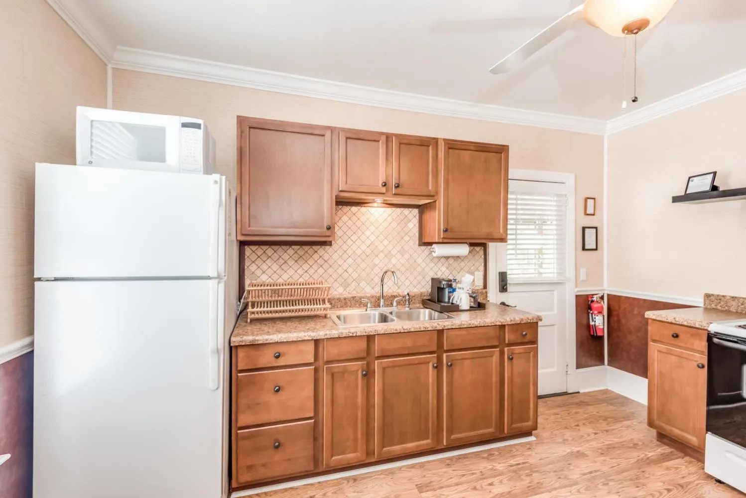 Kitchen or kitchenette in The Heirloom Inn Mount Dora