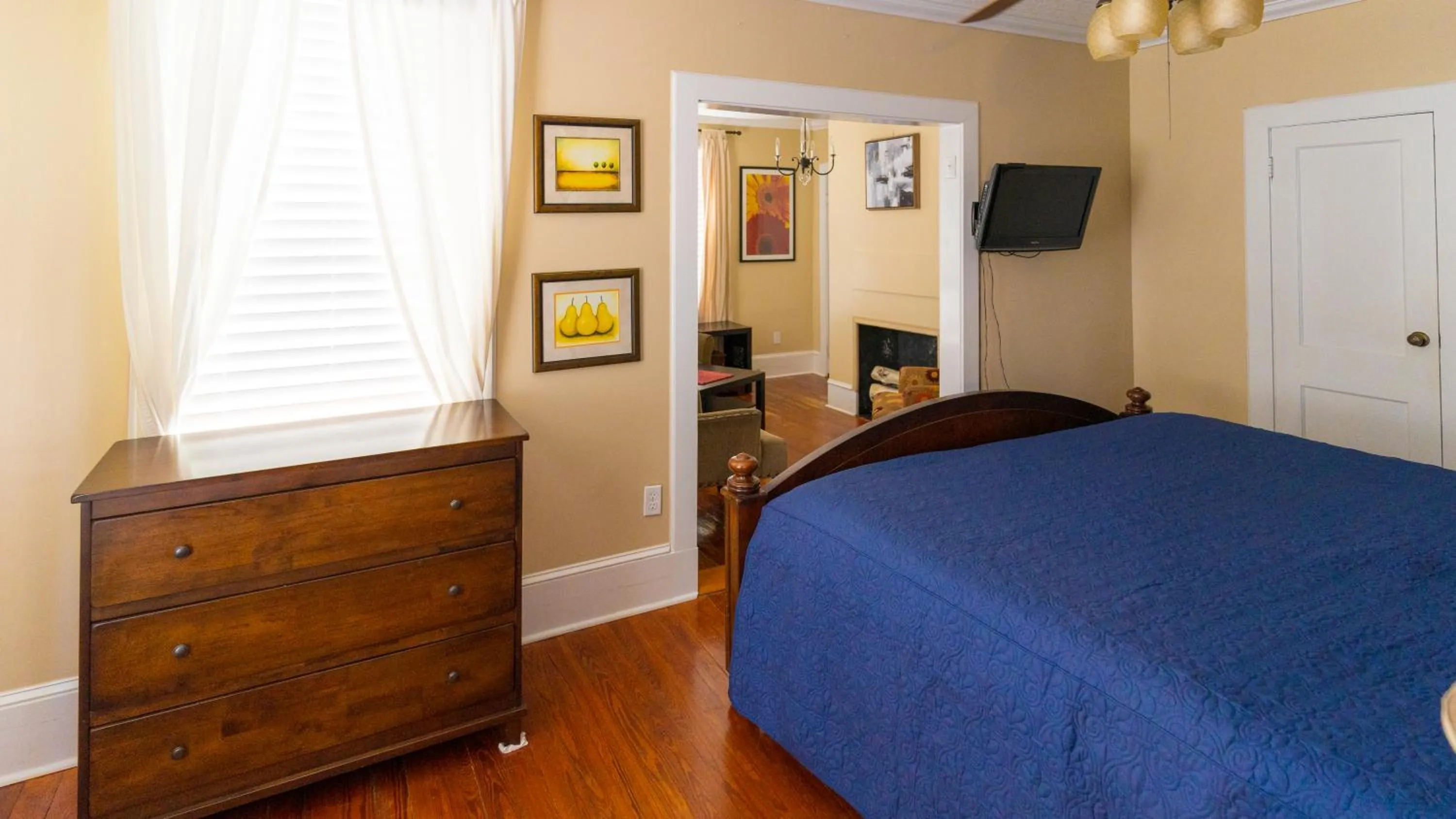 Bed in The Heirloom Inn Mount Dora