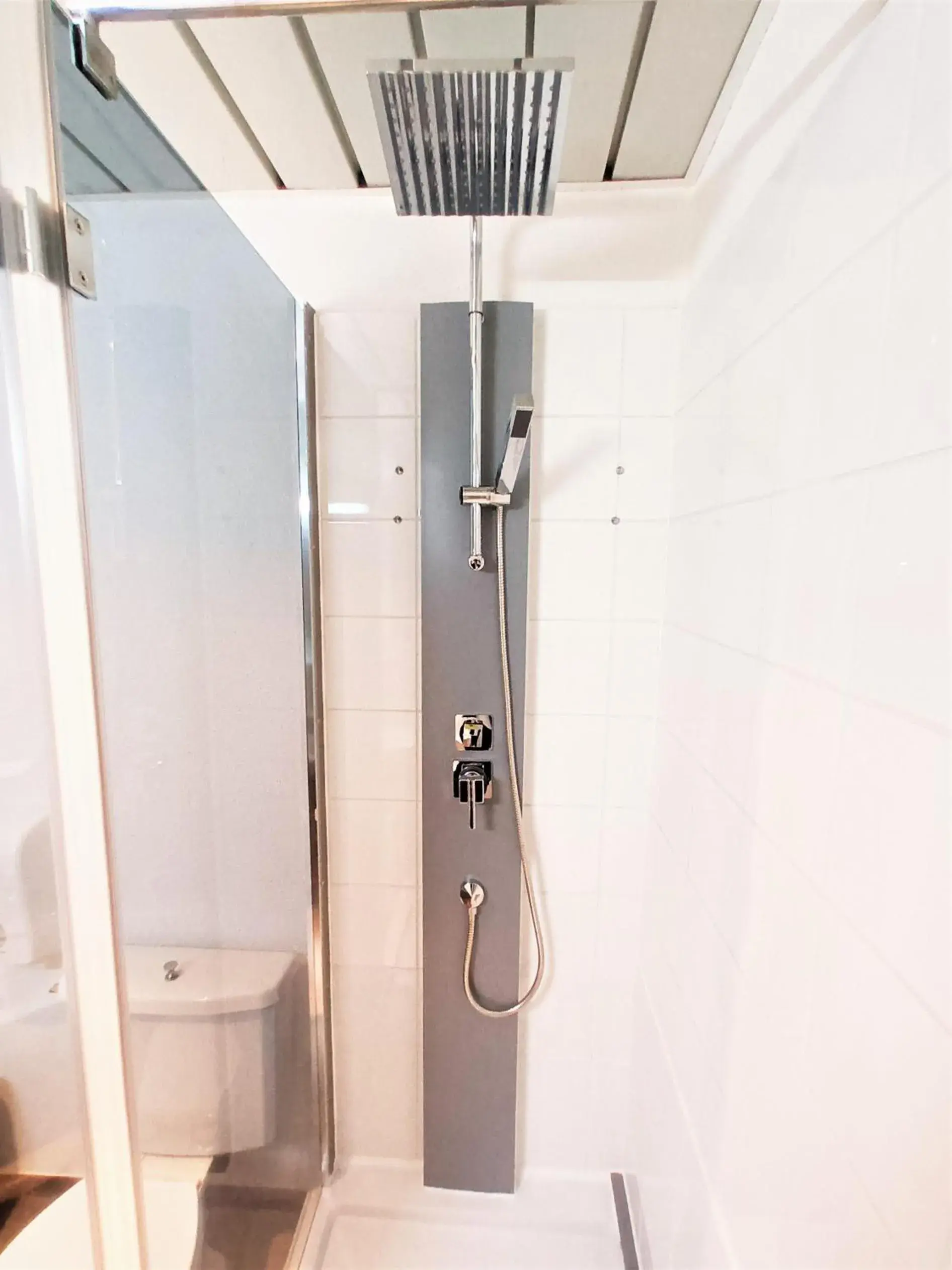 Bathroom in Hôtel Jeanne d'Arc Bathroom in Hôtel Jeanne d'Arc