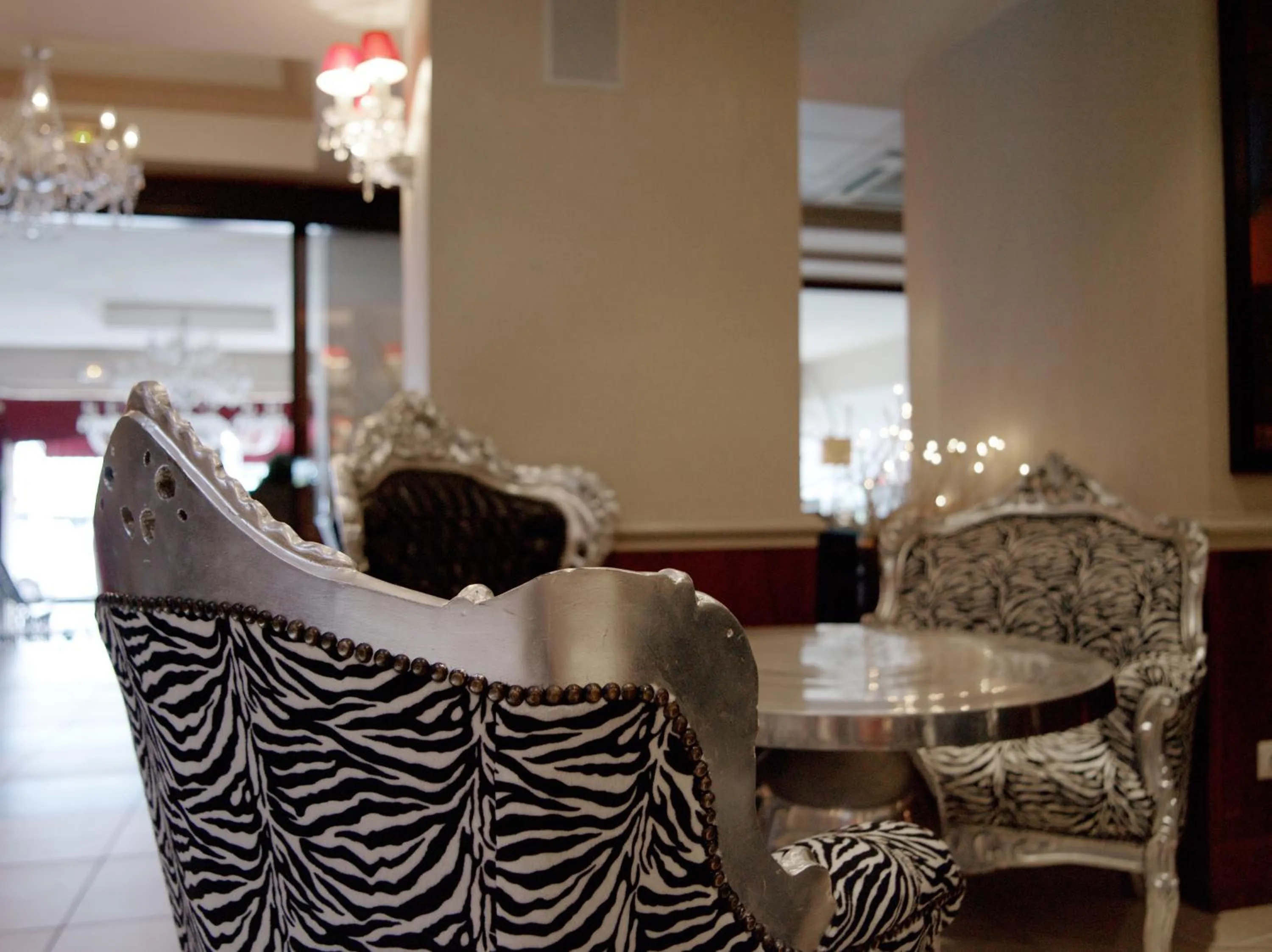 Lounge or bar in Hôtel Jeanne d'Arc