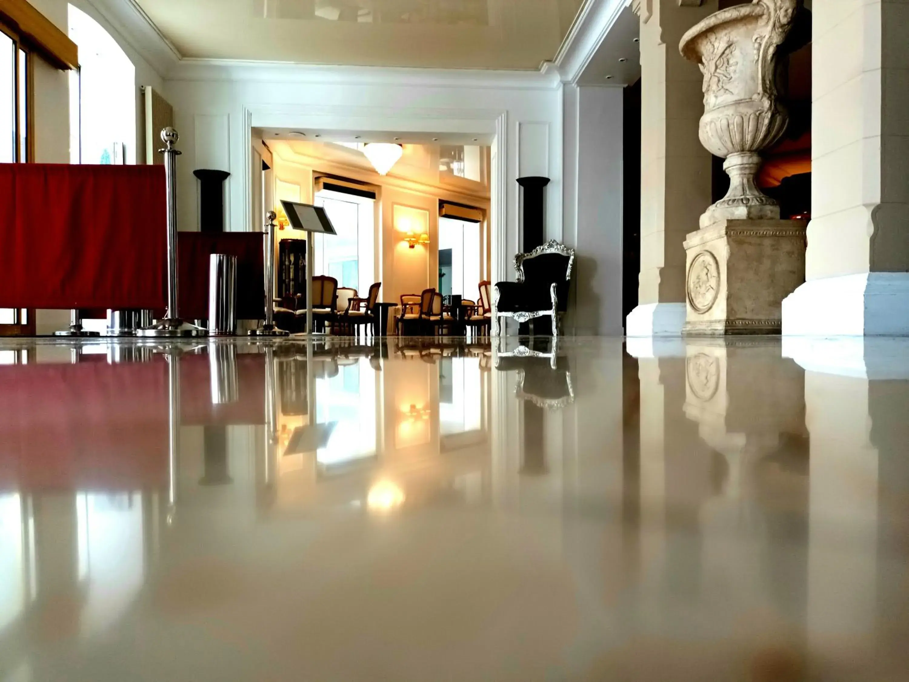 Lobby or reception in Hôtel Jeanne d'Arc Lobby or reception in Hôtel Jeanne d'Arc