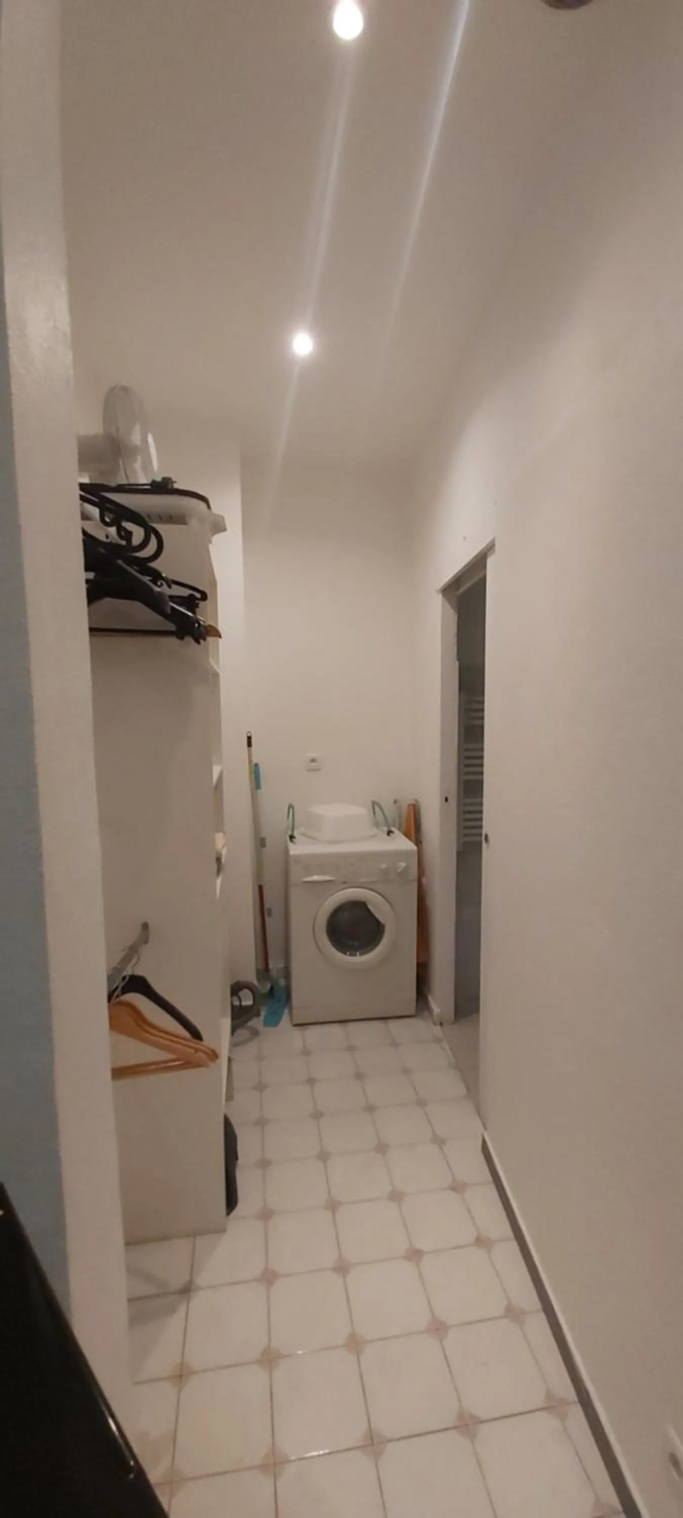 washing machine in Studio dans la Villa "Litita" à Nice