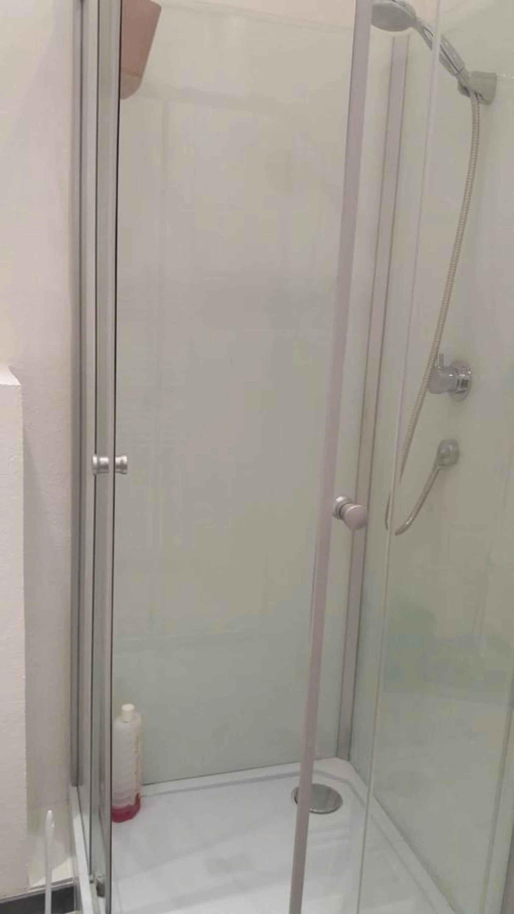 Shower in Studio dans la Villa "Litita" à Nice