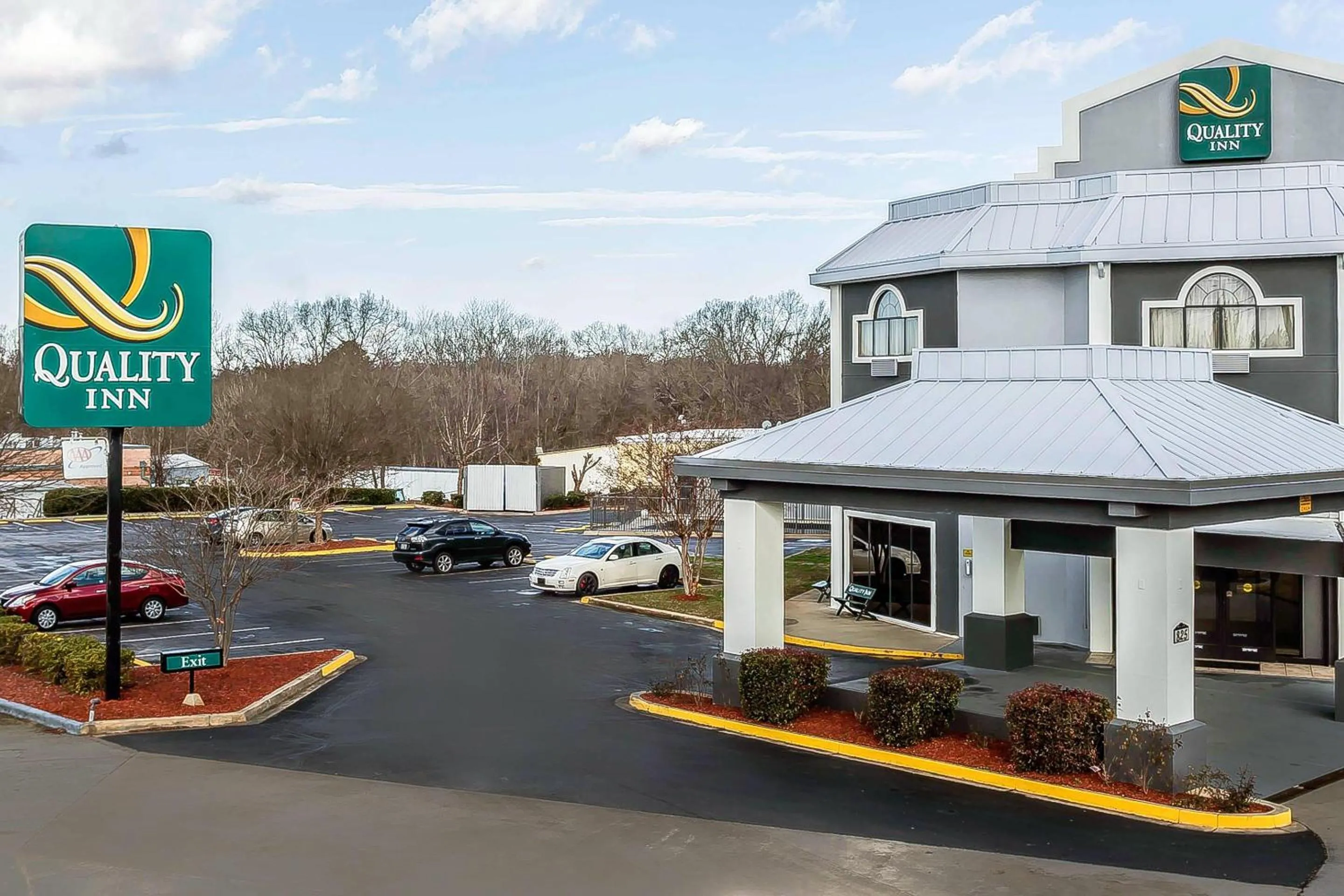 Property building in Quality Inn & Suites Salisbury South