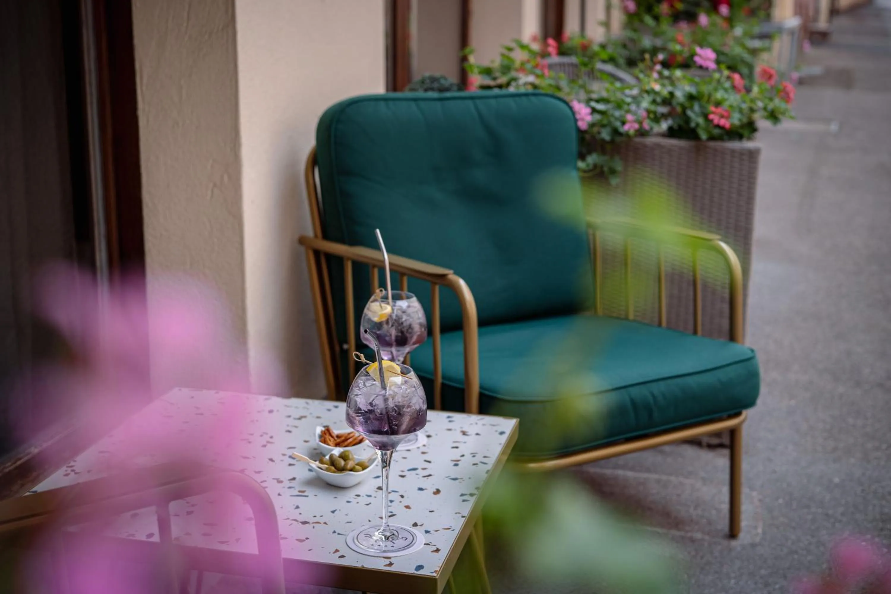 Patio in Hôtel Le Rapp