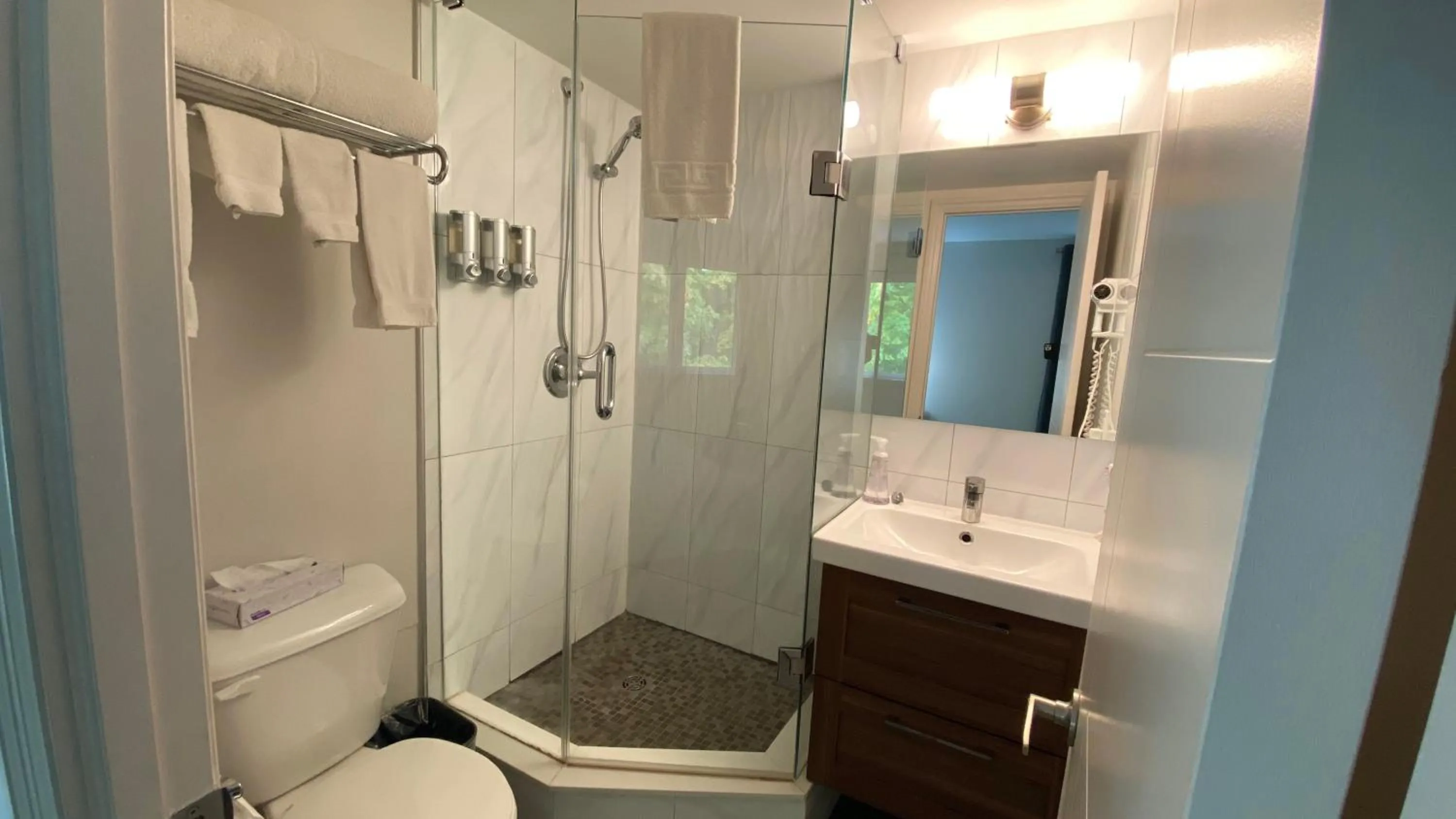 Bathroom in Amber Hotel