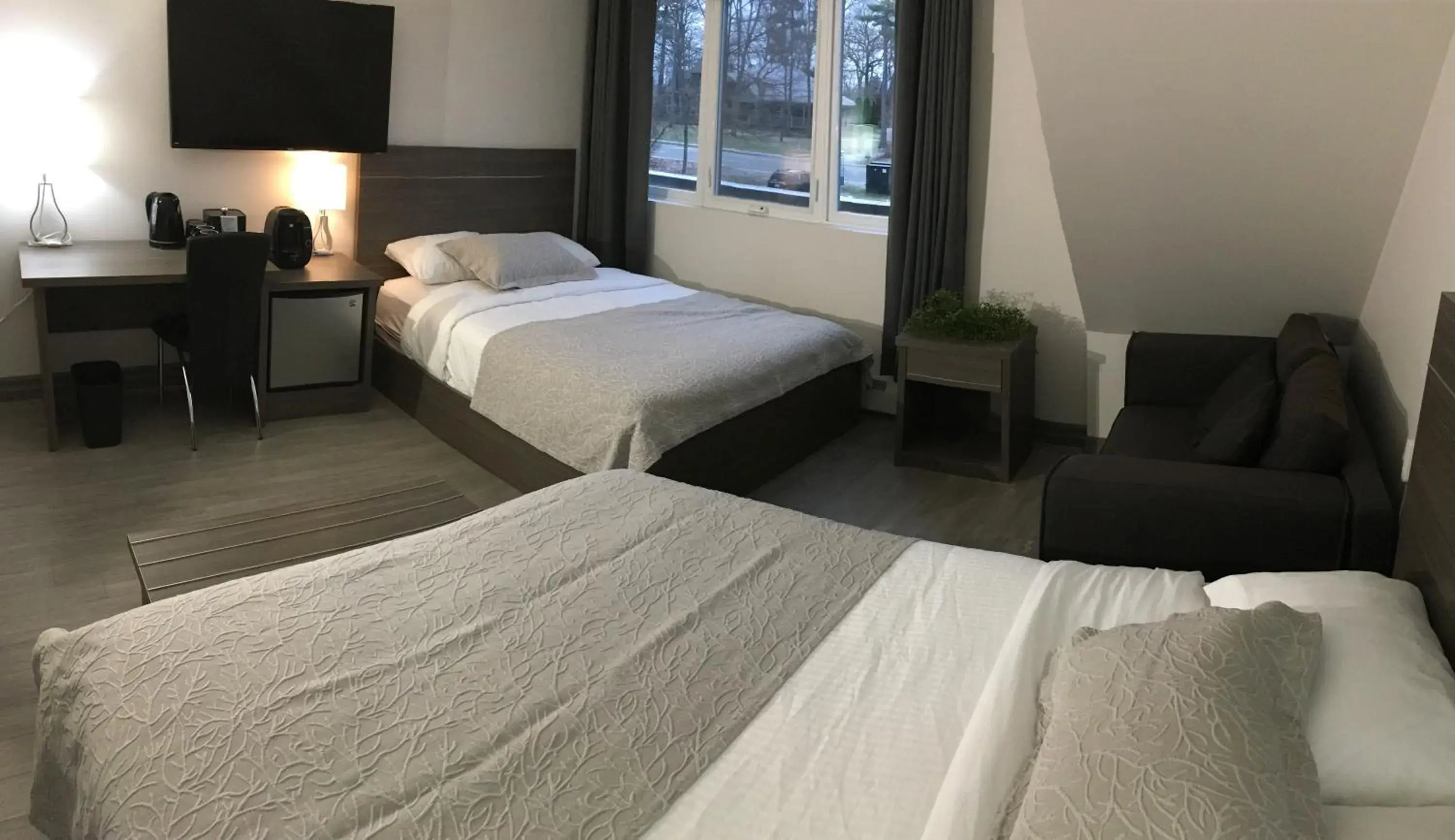 Deluxe Queen Room in Amber Hotel Deluxe Queen Room in Amber Hotel