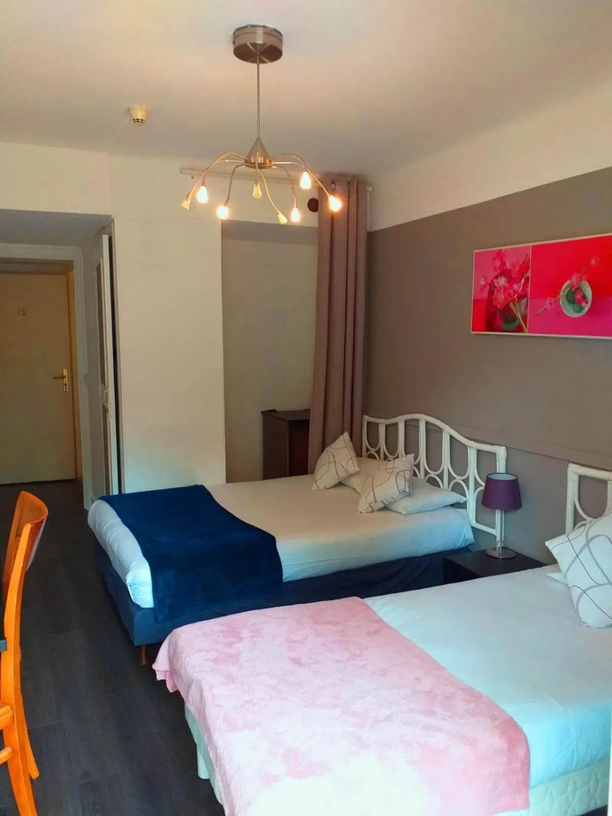 Bedroom, Bed in Hôtel Bellevue Cannes