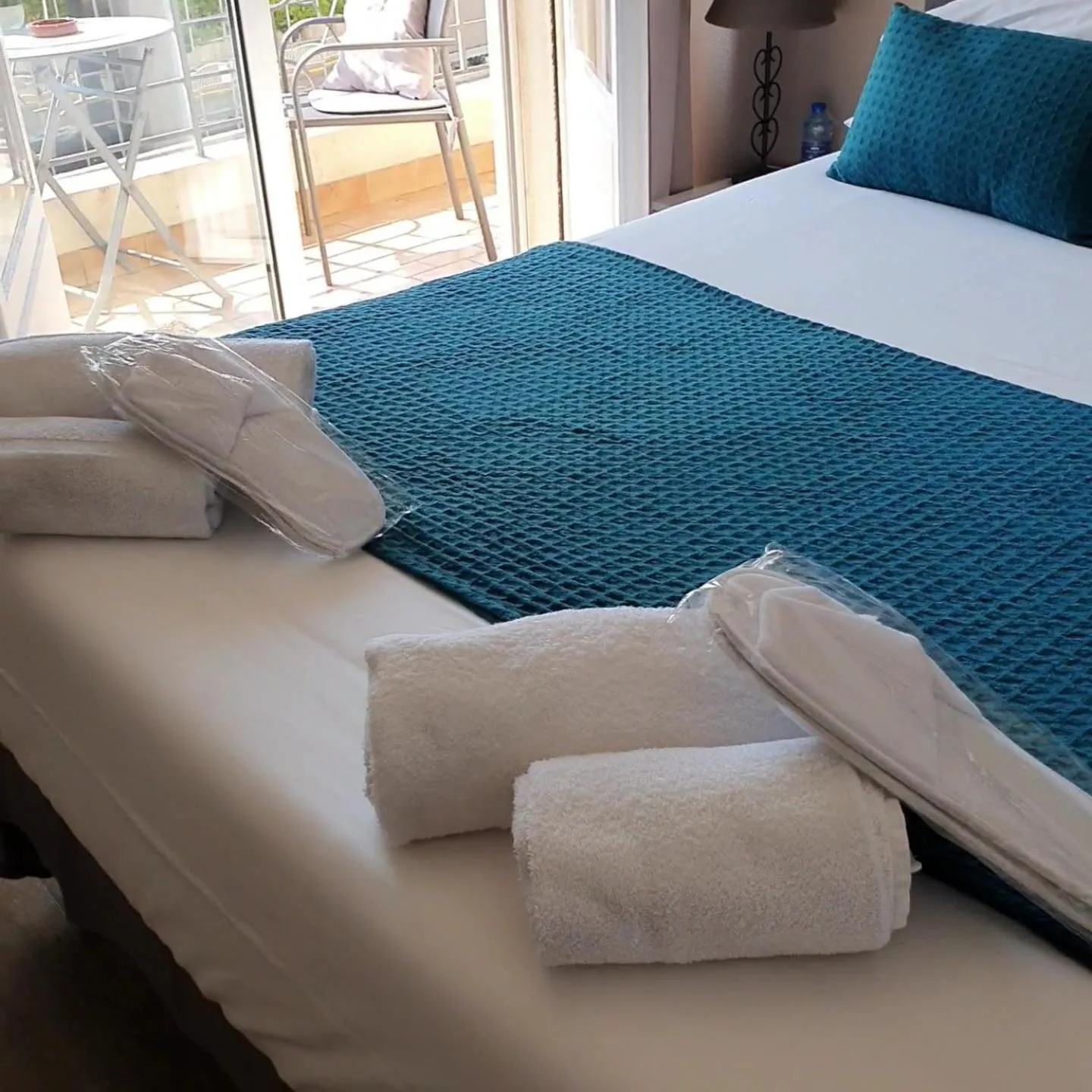 Bed in Hôtel Bellevue Cannes