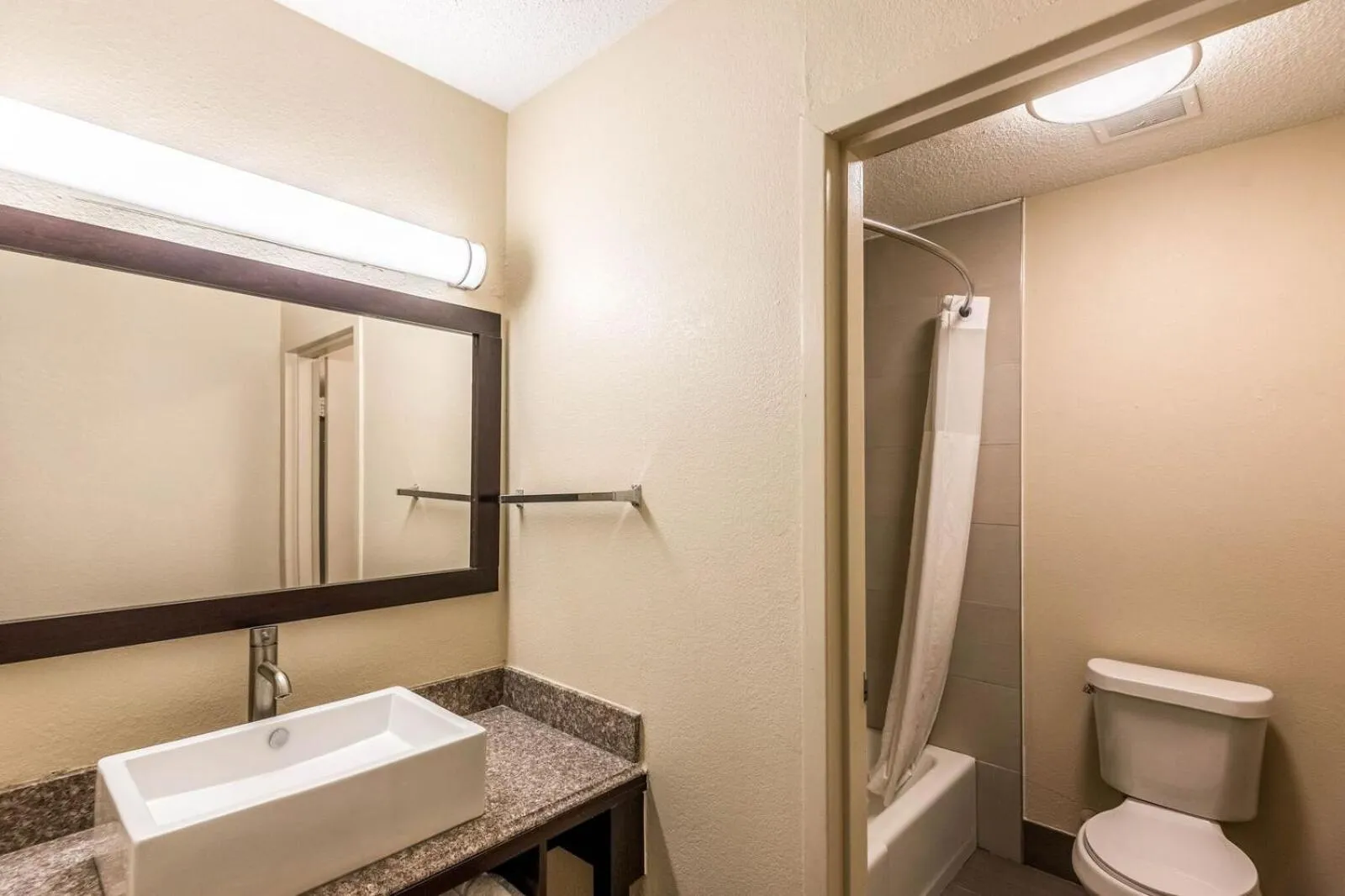 Shower in Colby Inn and Suites