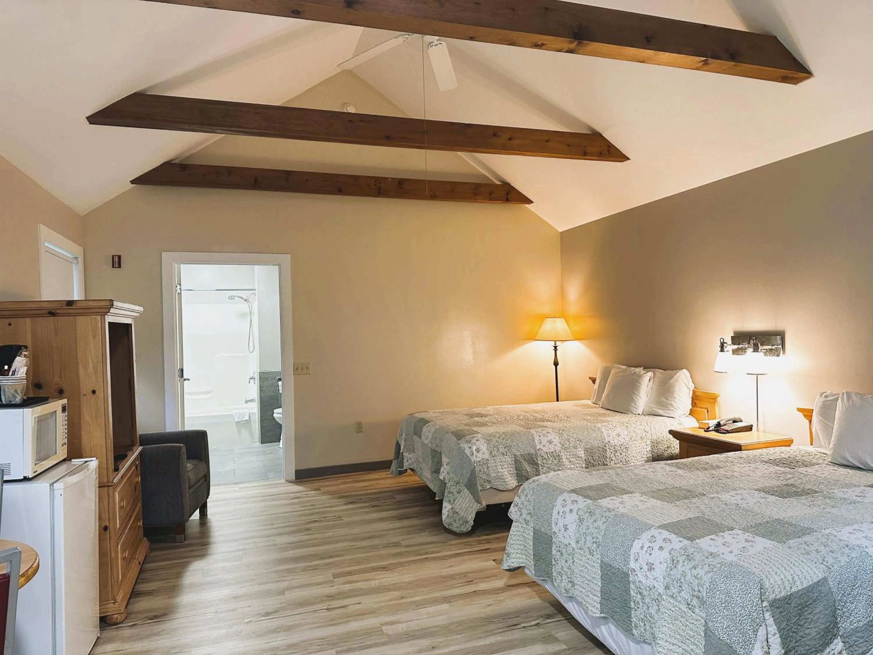 Bed in Spruce Lane Lodge and Cottages