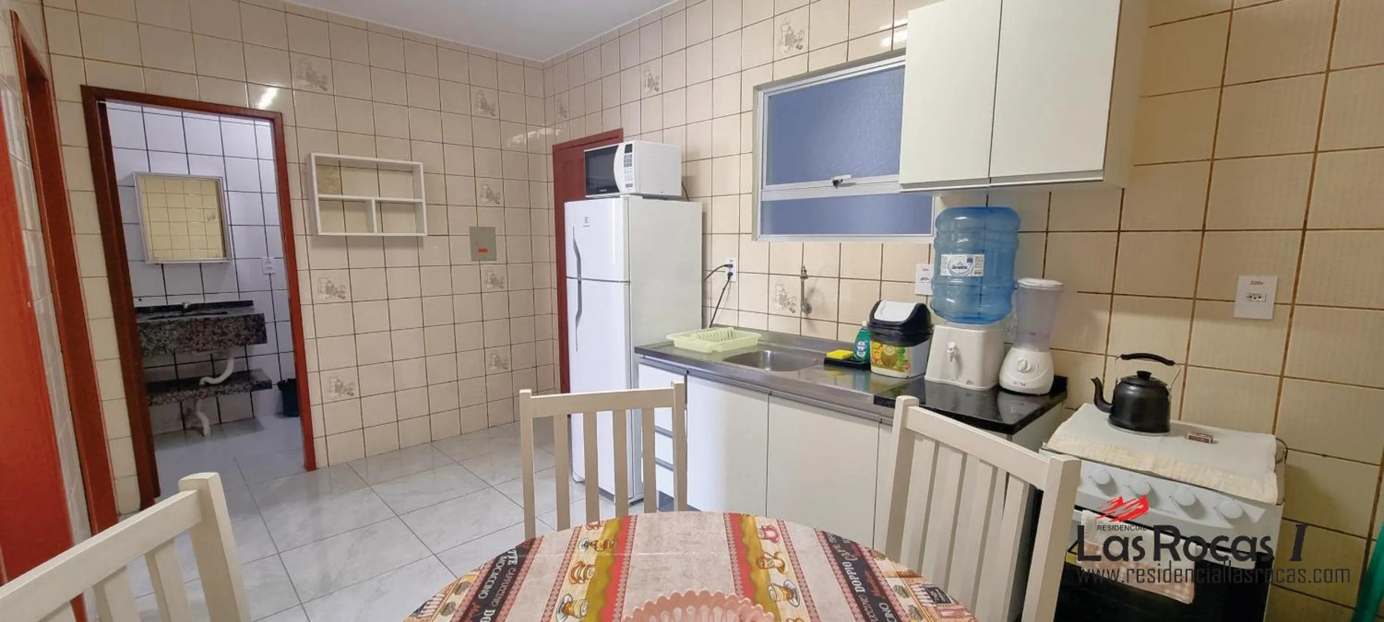 Kitchen or kitchenette in Residencial Las Rocas I