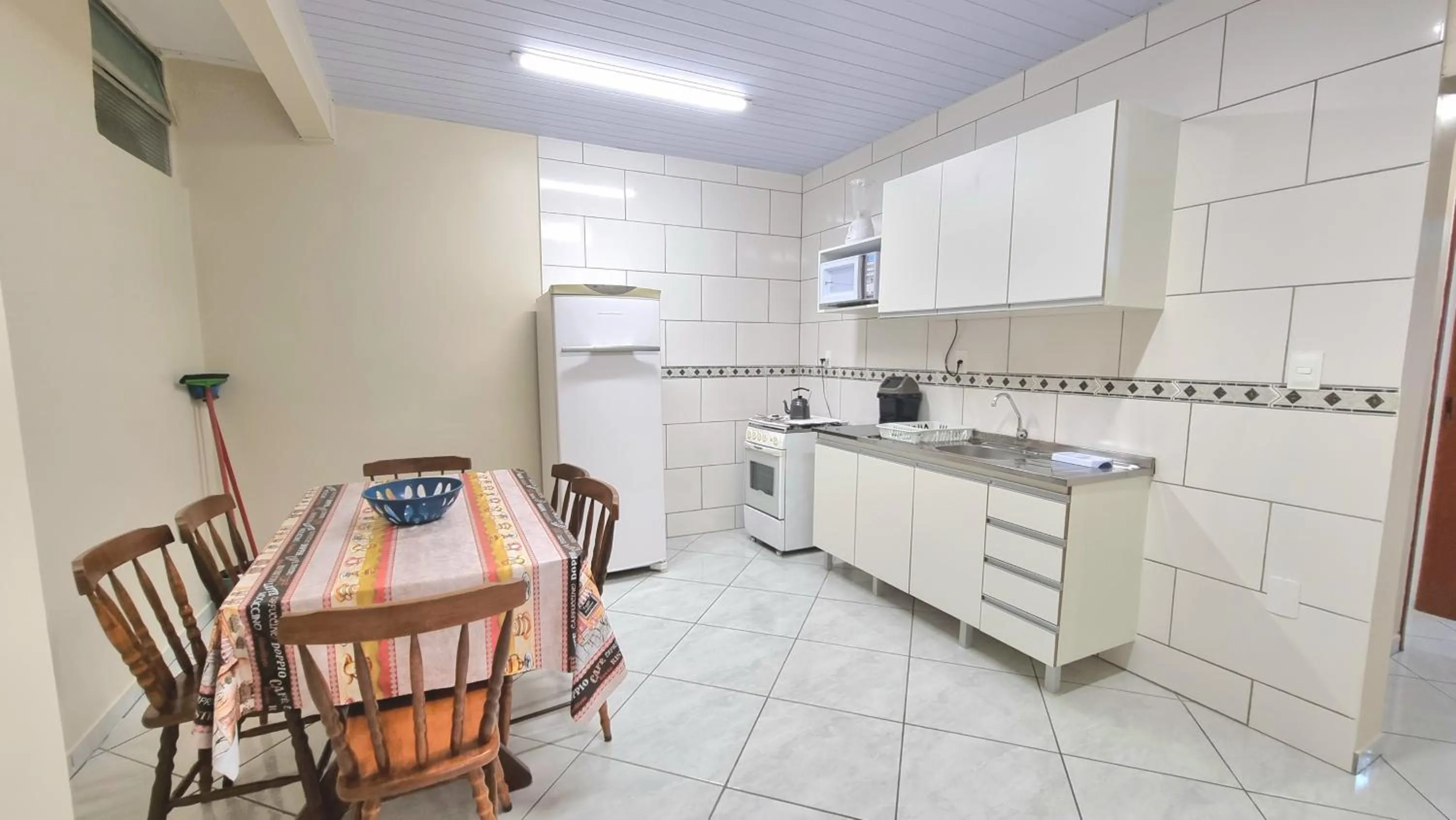 Kitchen or kitchenette in Residencial Las Rocas I