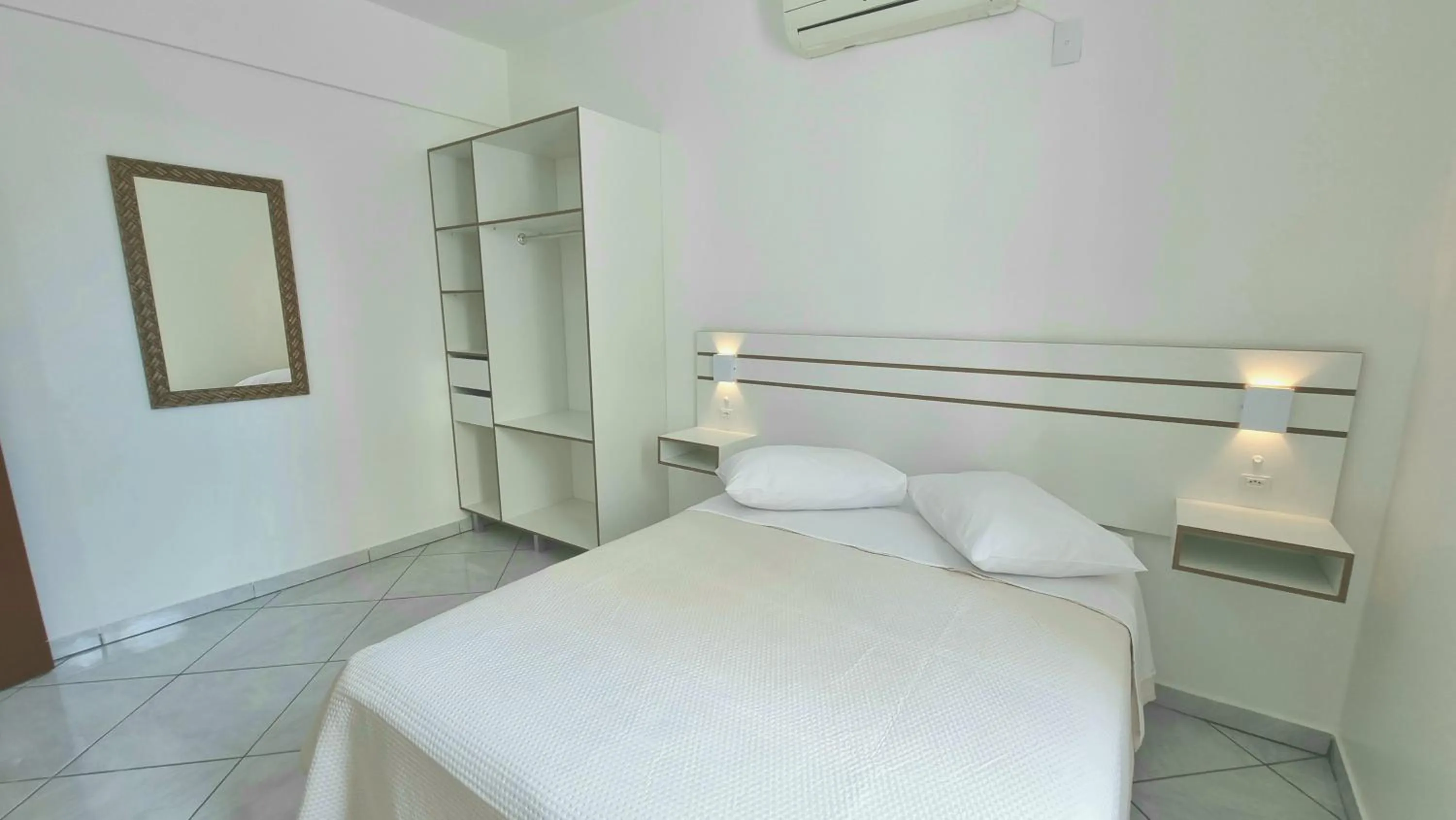 Bedroom, Bed in Residencial Las Rocas I
